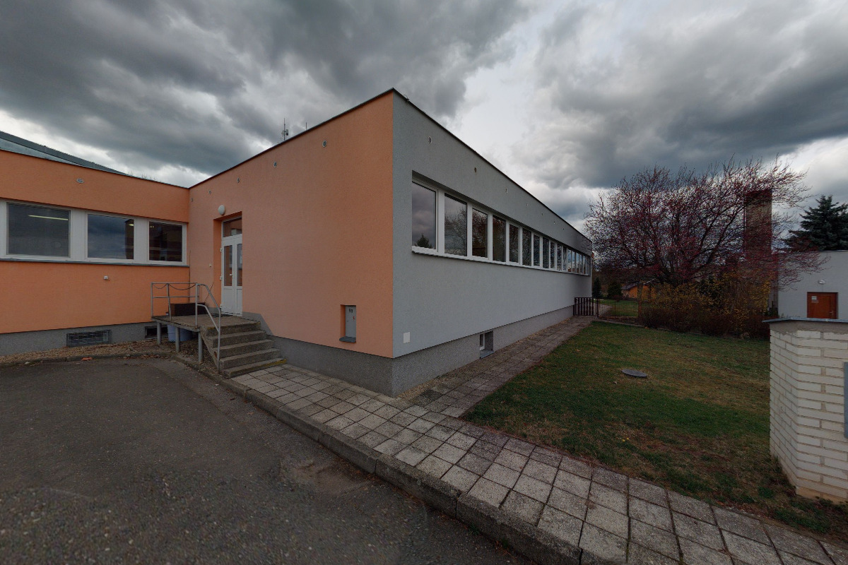 Základní škola a mateřská škola, Prasek foto 2