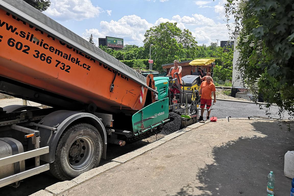 Silnice Málek - Recyklace a pokládka asfaltů
