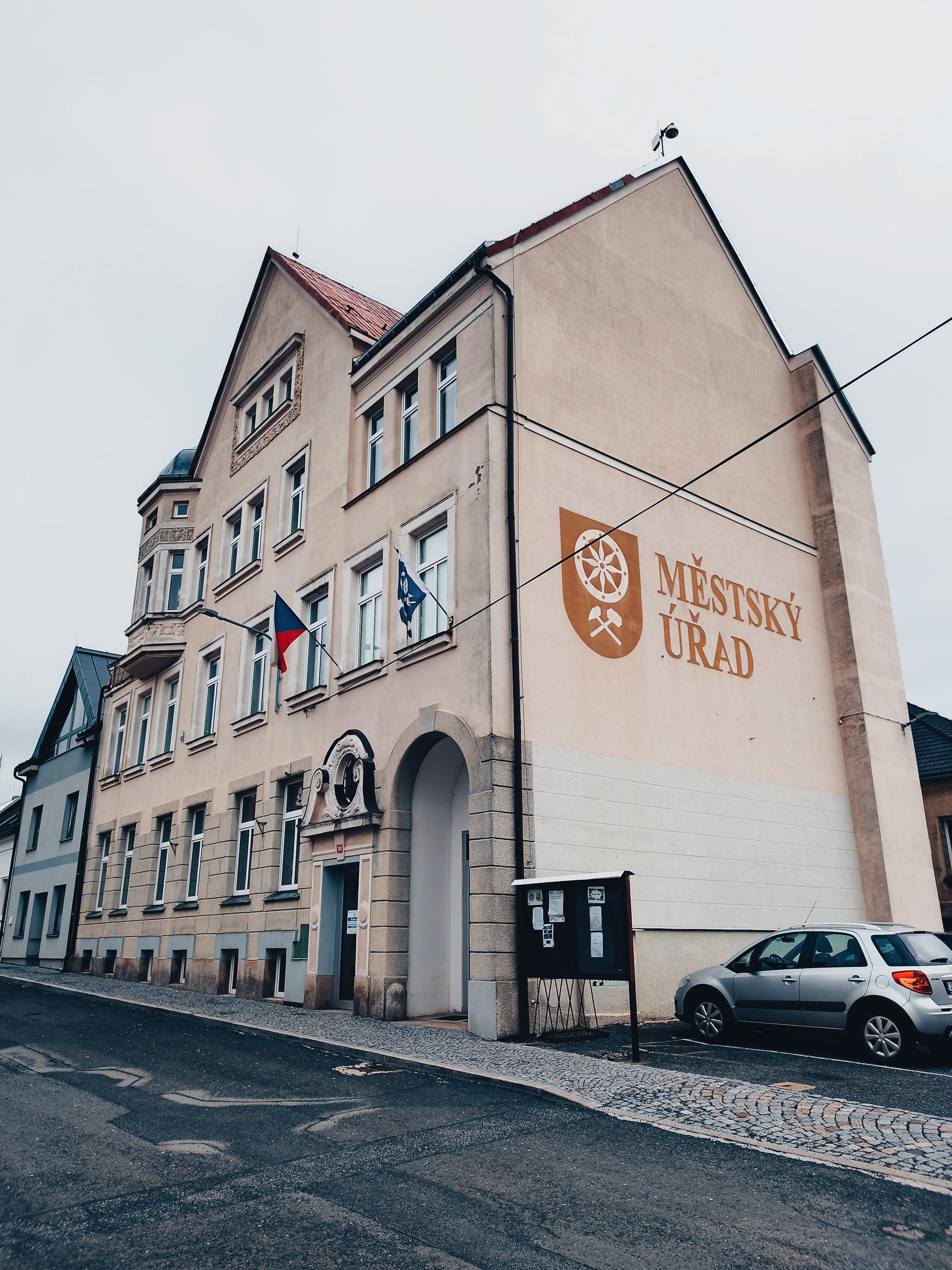 Nové Město pod Smrkem - městský úřad foto 3