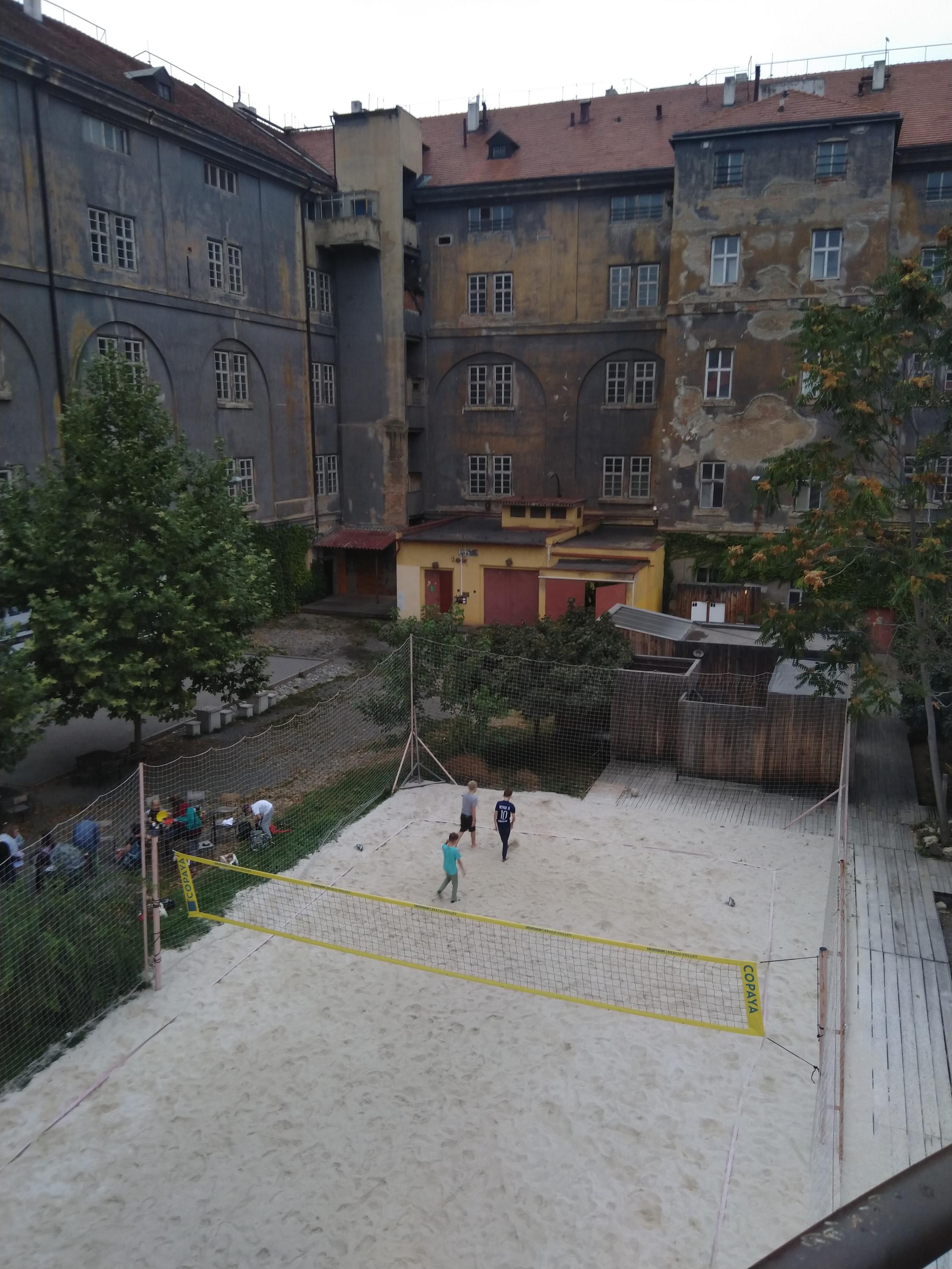 Beach volejbal Karlín foto 2
