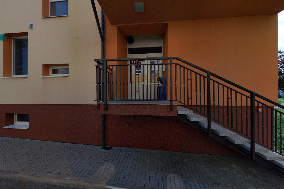 Moravany - obecní úřad foto 2