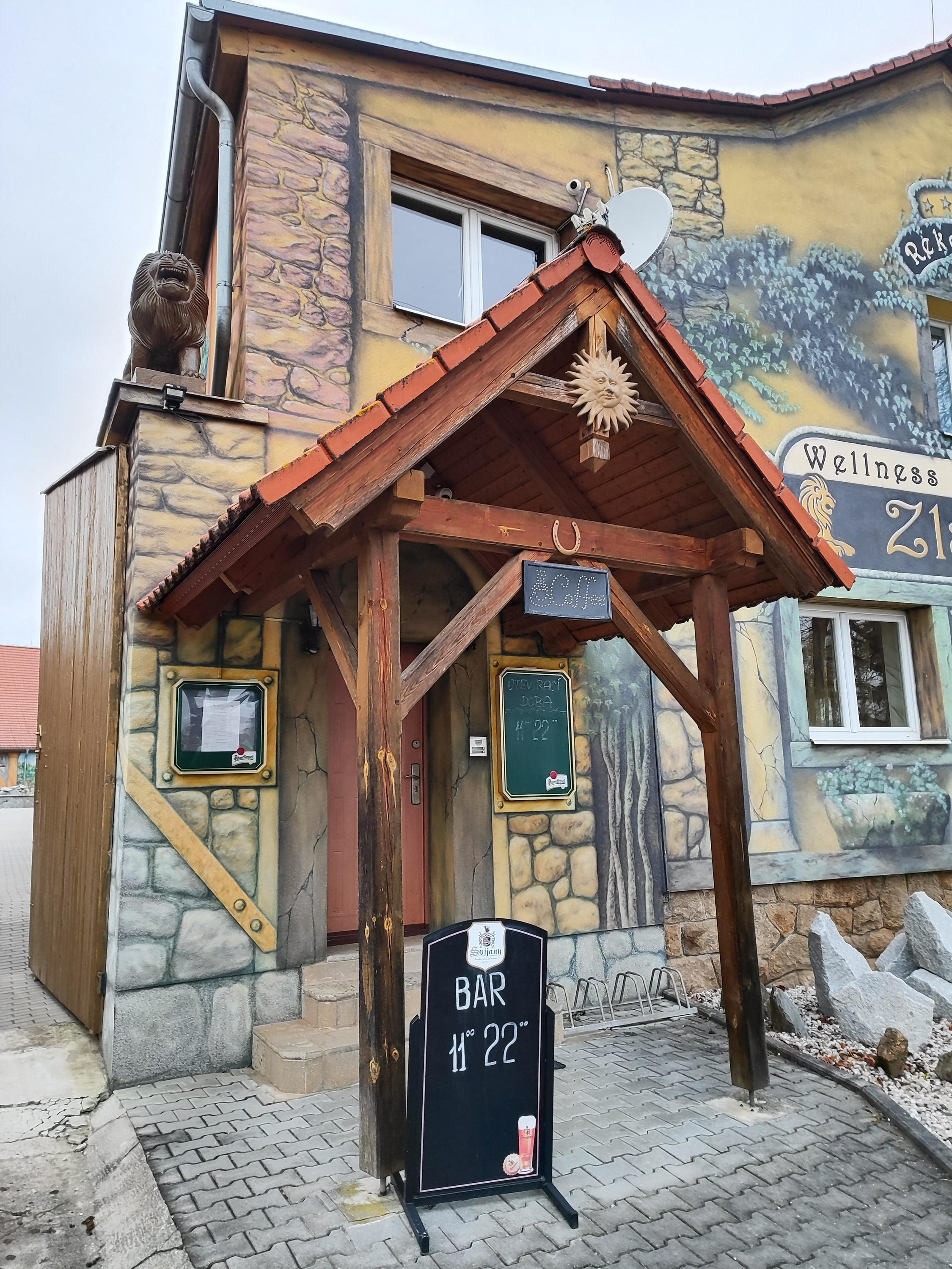 Restaurace Zlatý Lev foto 2