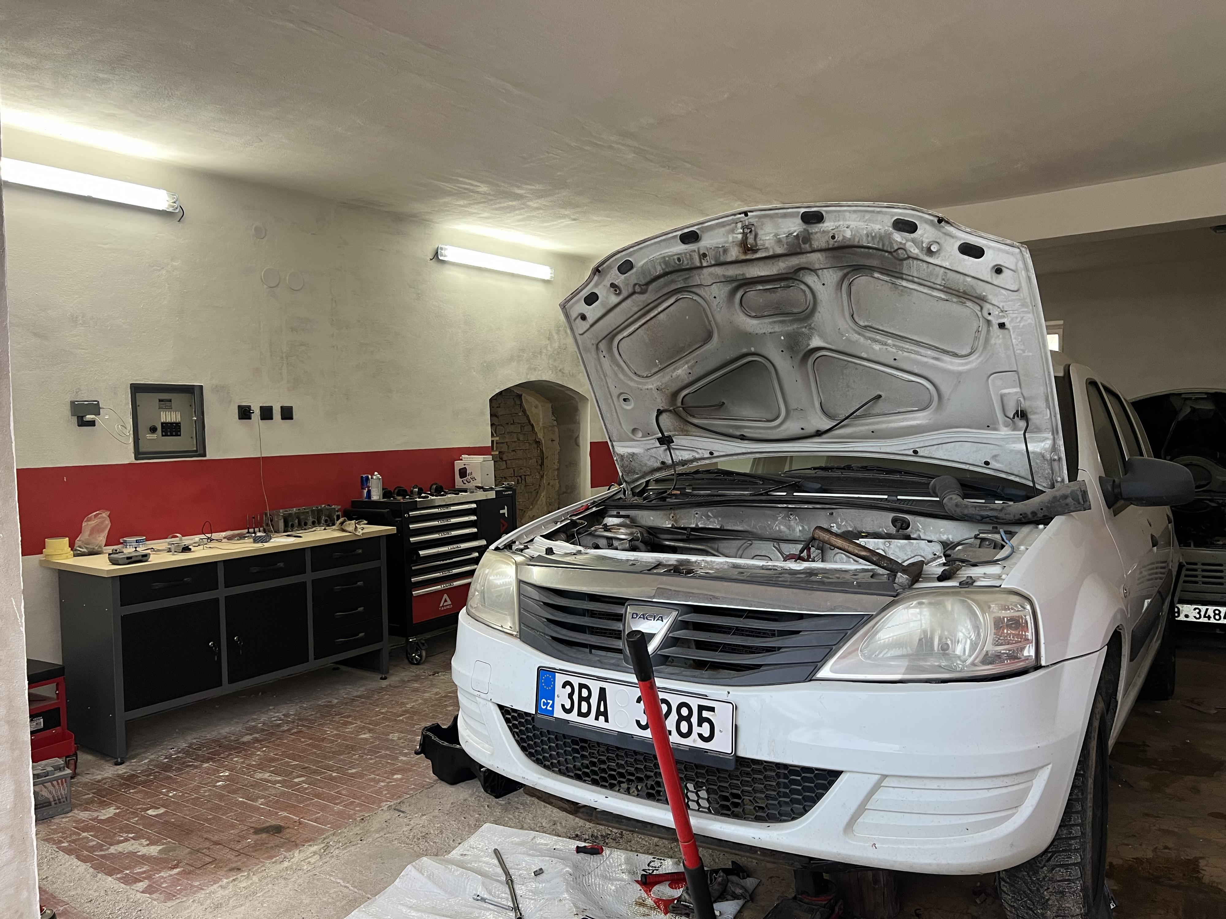 KarolyHof Garage foto 3