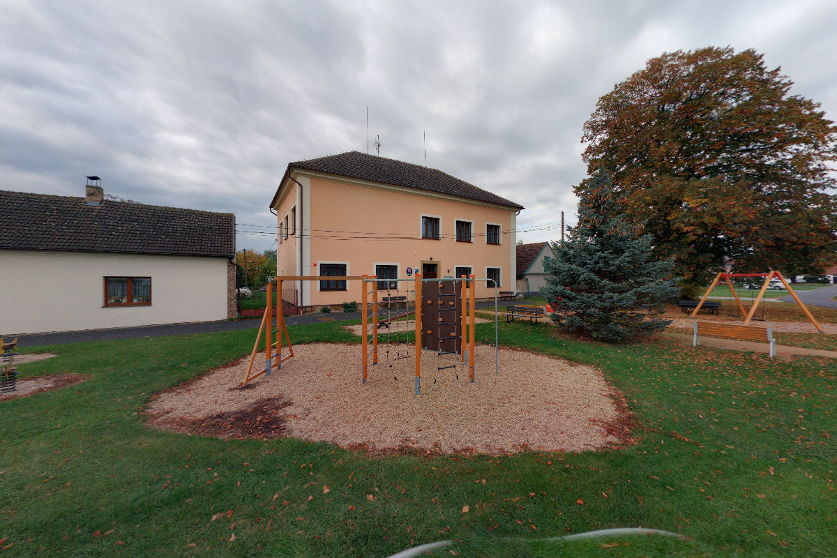 Choťovice - obecní úřad foto 2