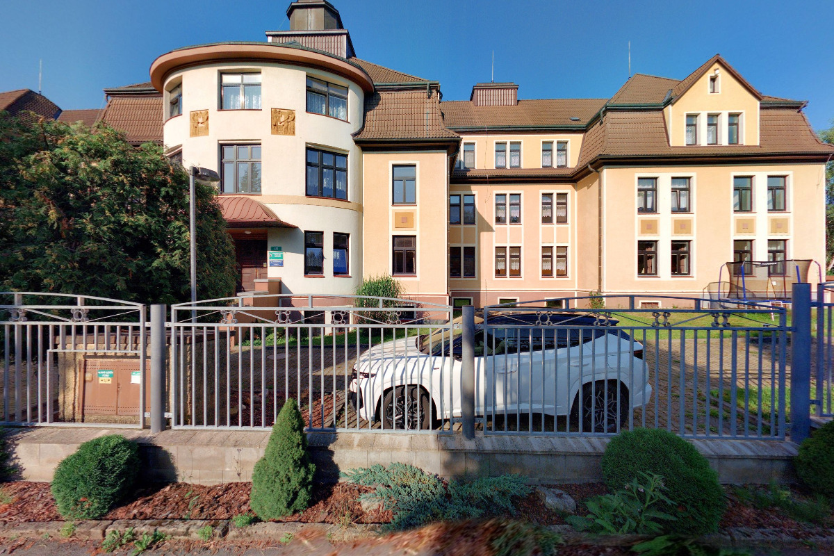 Dětský domov se školou, ZŠ a školní jídelna, Chrastava