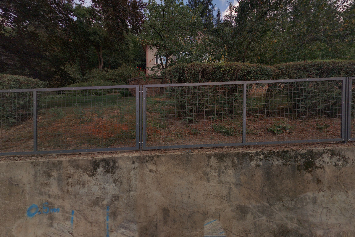 Advokátní služby u řeky foto 1