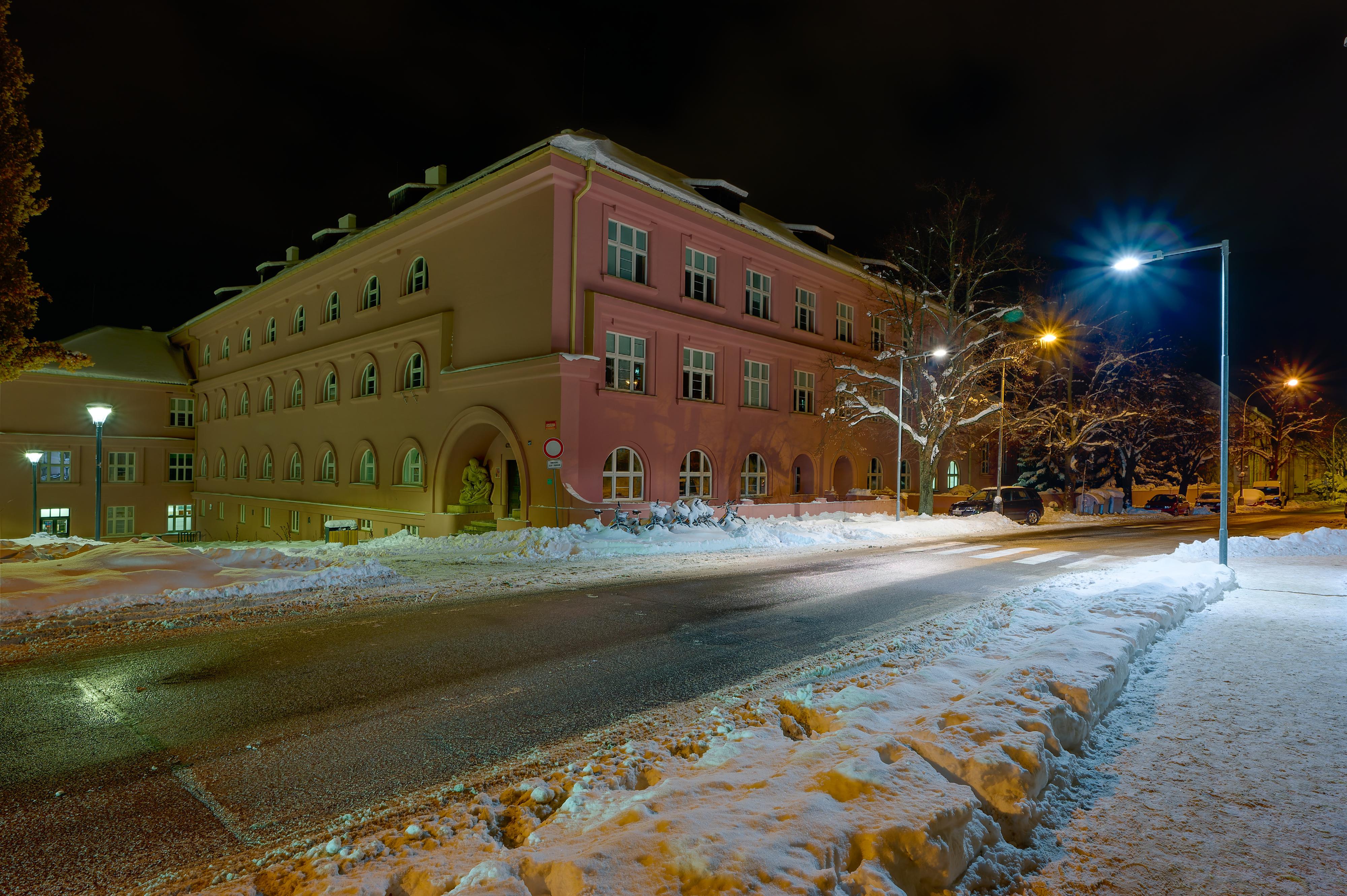 Gymnázium a Obchodní akademie Pelhřimov foto 2