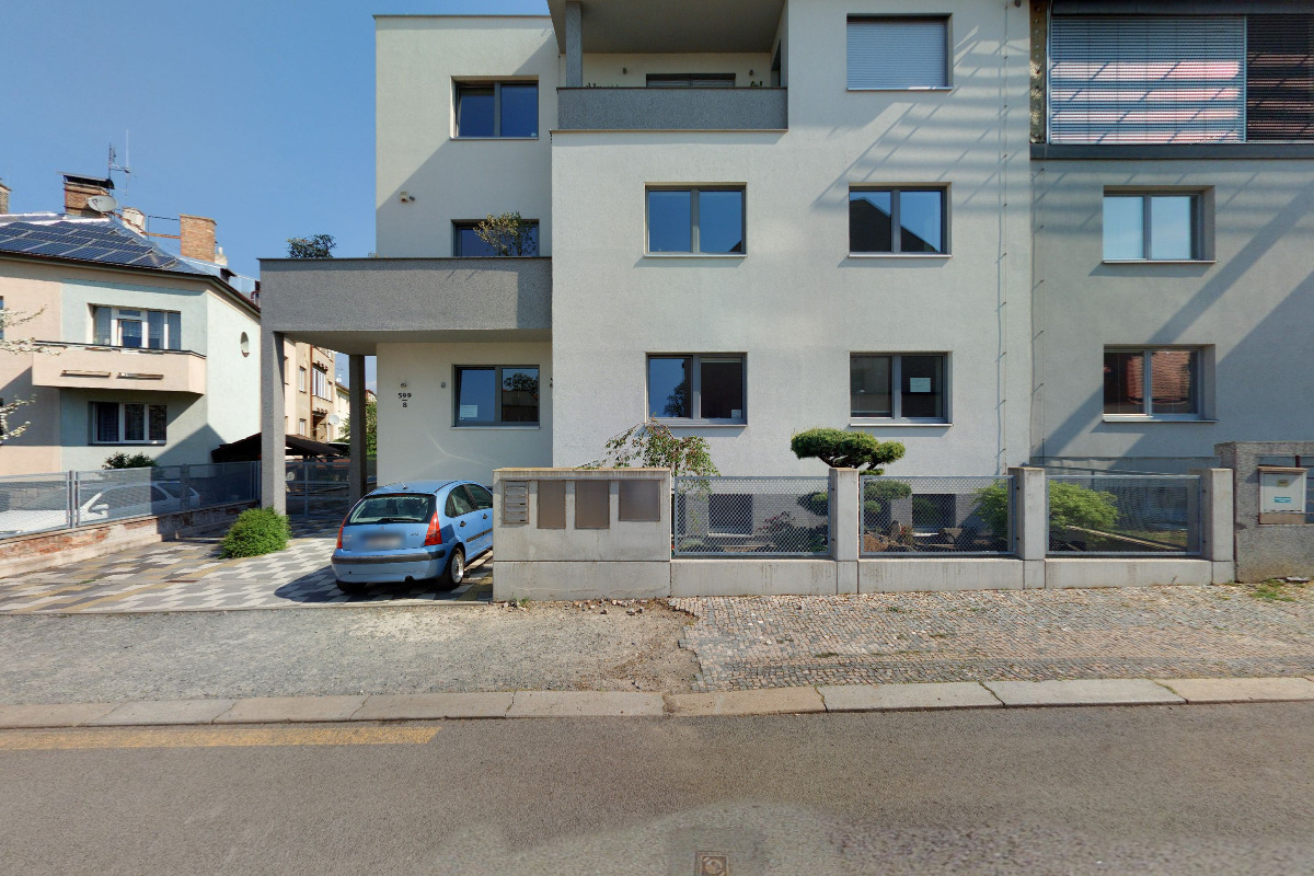 Alena Malá - realitní makléř foto 2