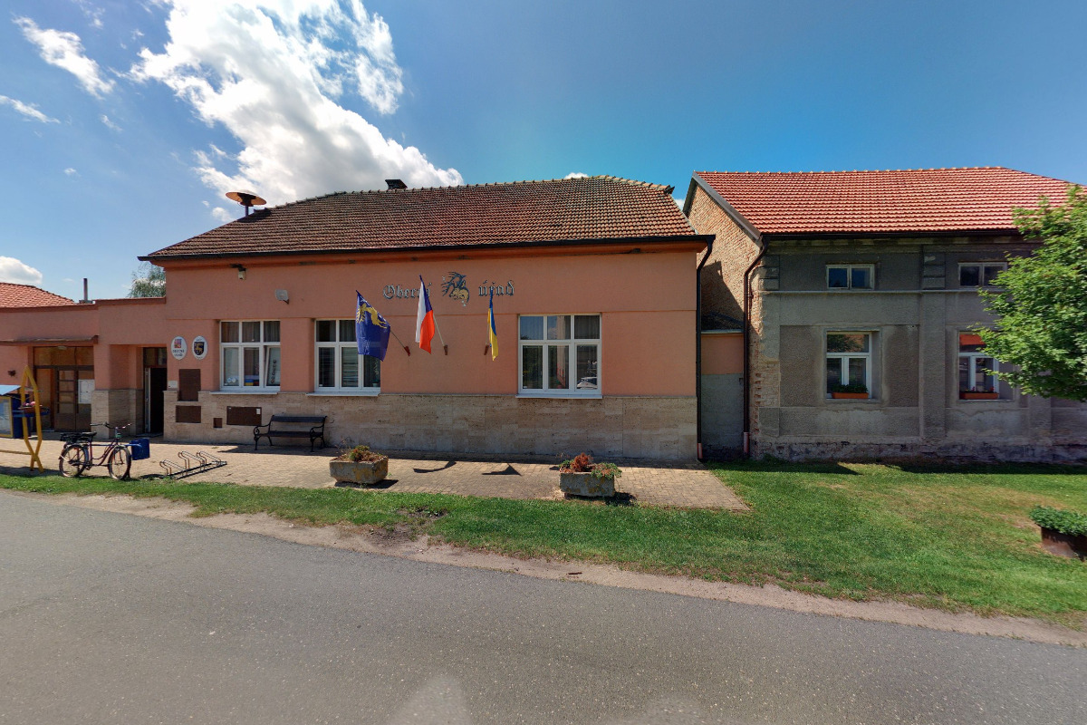 Sány - obecní úřad foto 3