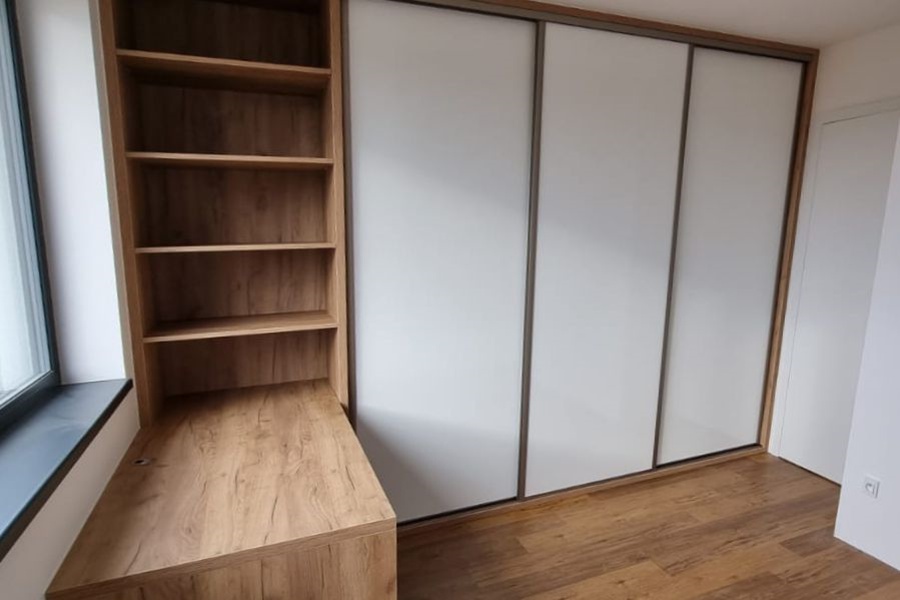 Vestavené skříně