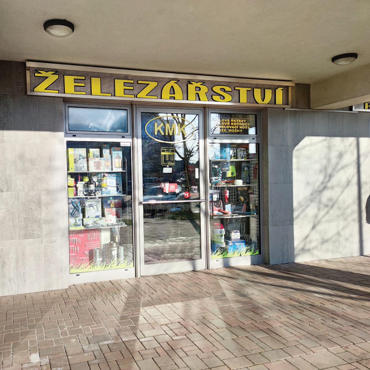 Železářství a Domácí potřeby KMK - Výroba Klíčů foto 2