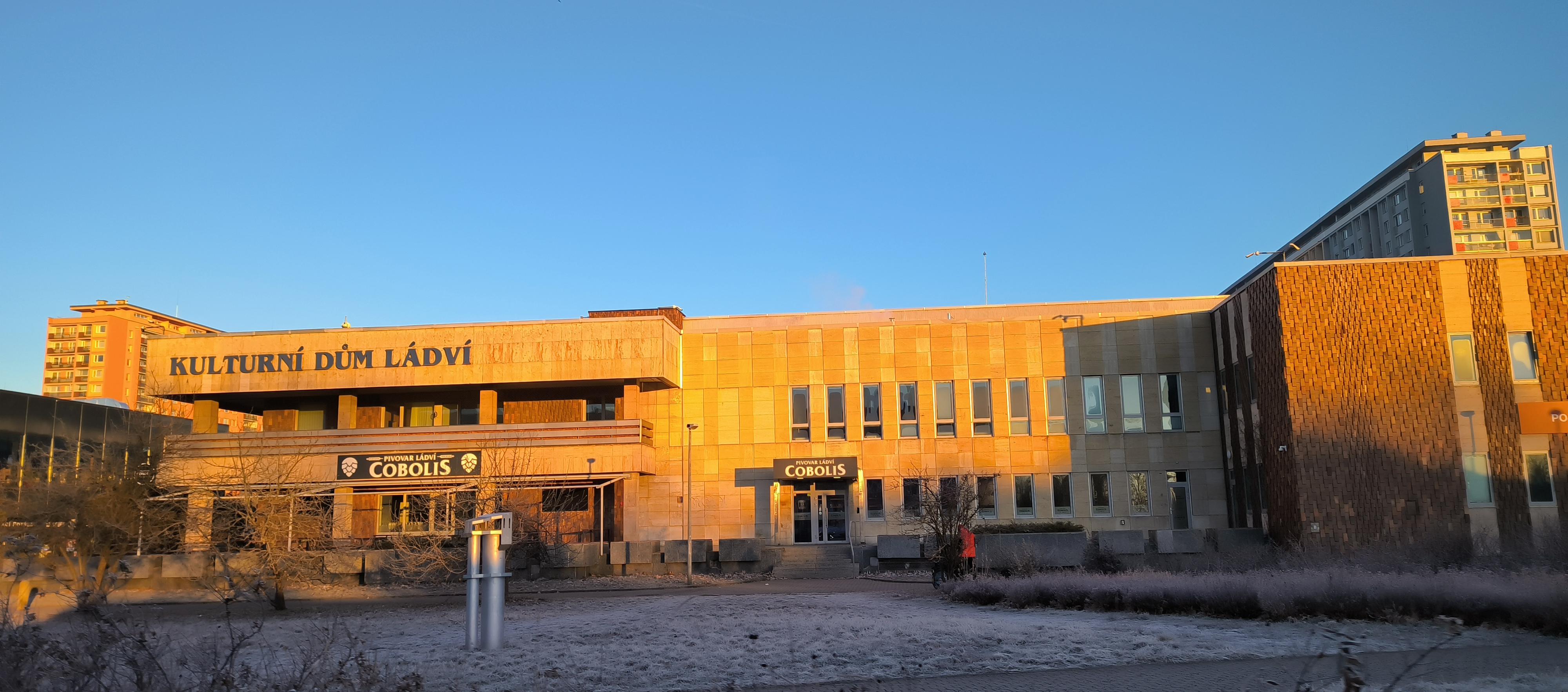 Městská knihovna v Praze - Ládví foto 2