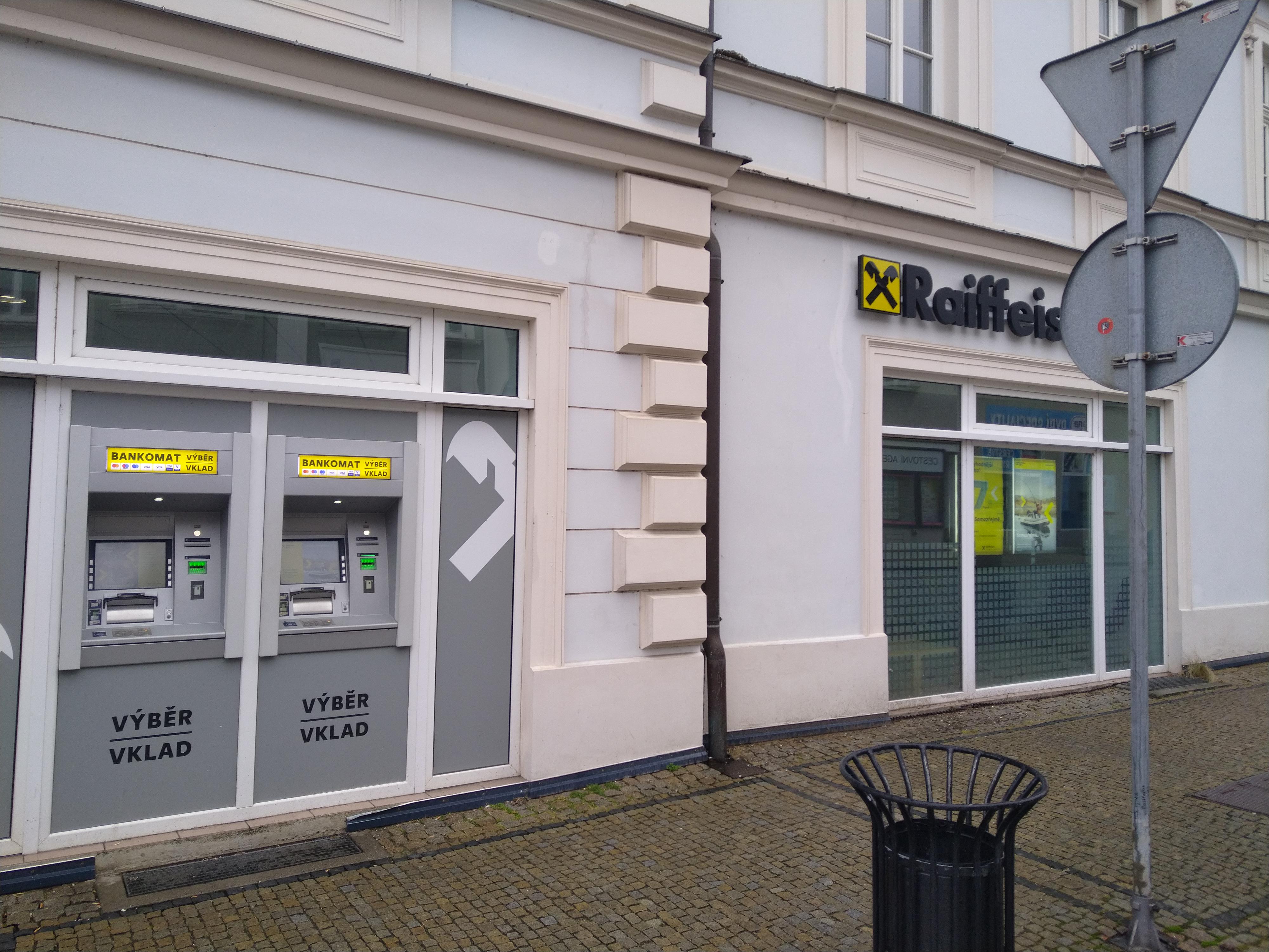 Raiffeisenbank - bankomat