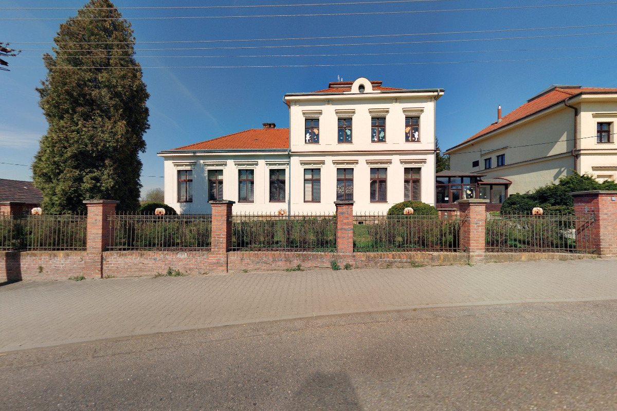 Základní škola, Mžany, okres Hradec Králové