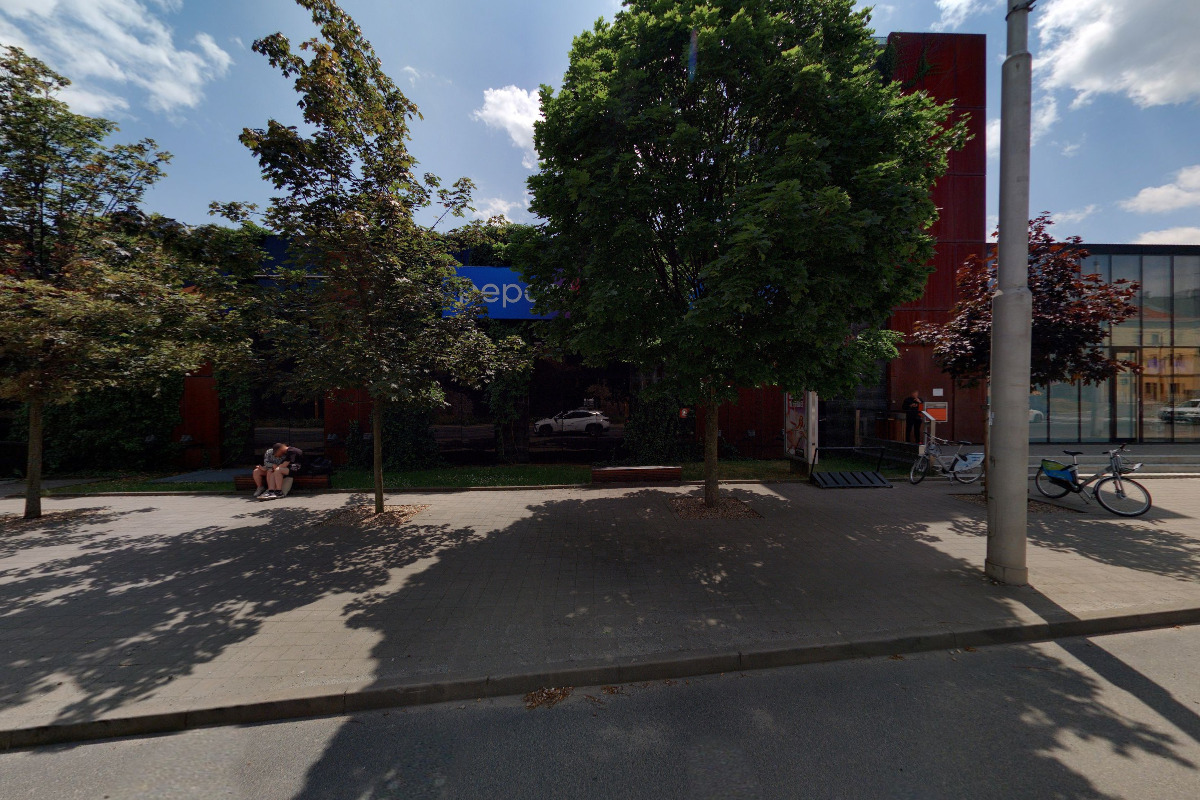 Jsi krásná, usměj se - ganik.cz NC City Park Jihlava foto 2