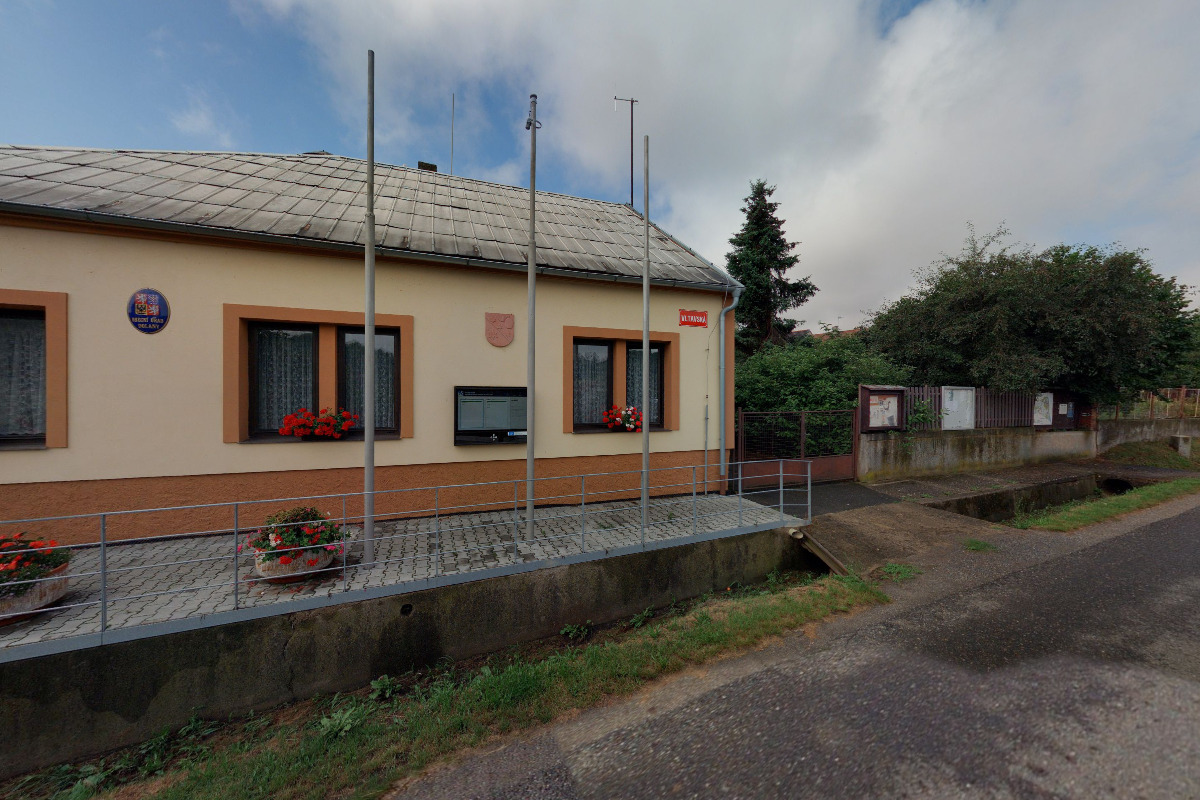 Dolany nad Vltavou - obecní úřad foto 3