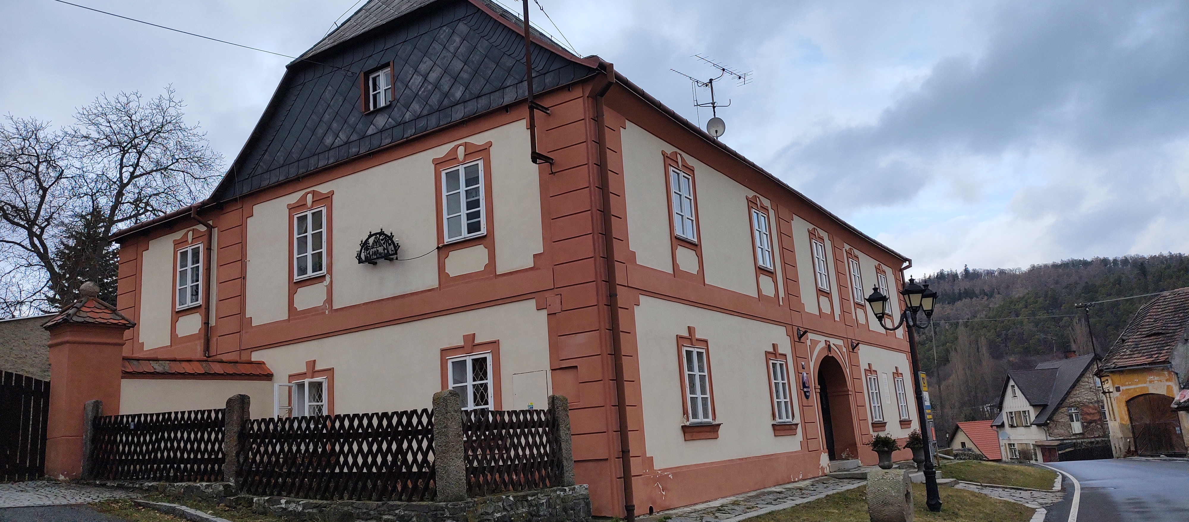 Valeč - obecní úřad foto 4