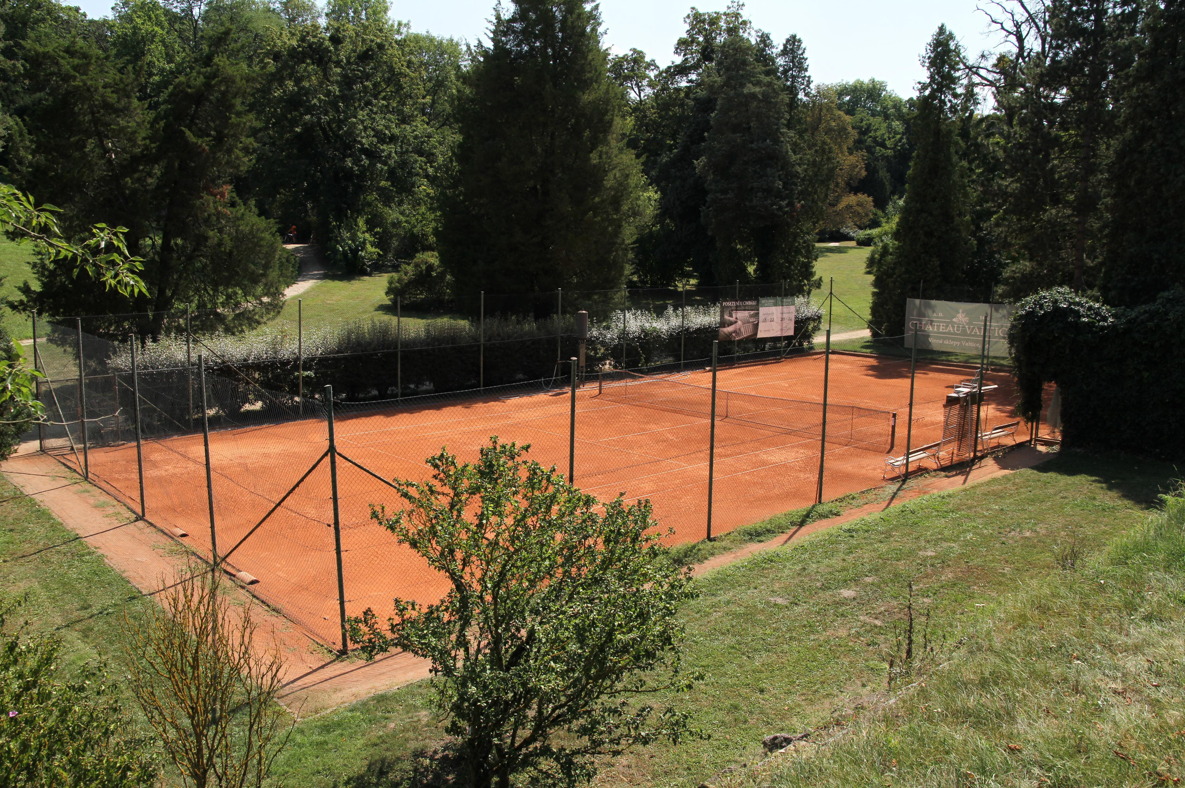 Knížecí tenisový kurt CHÂTEAU VALTICE foto 1