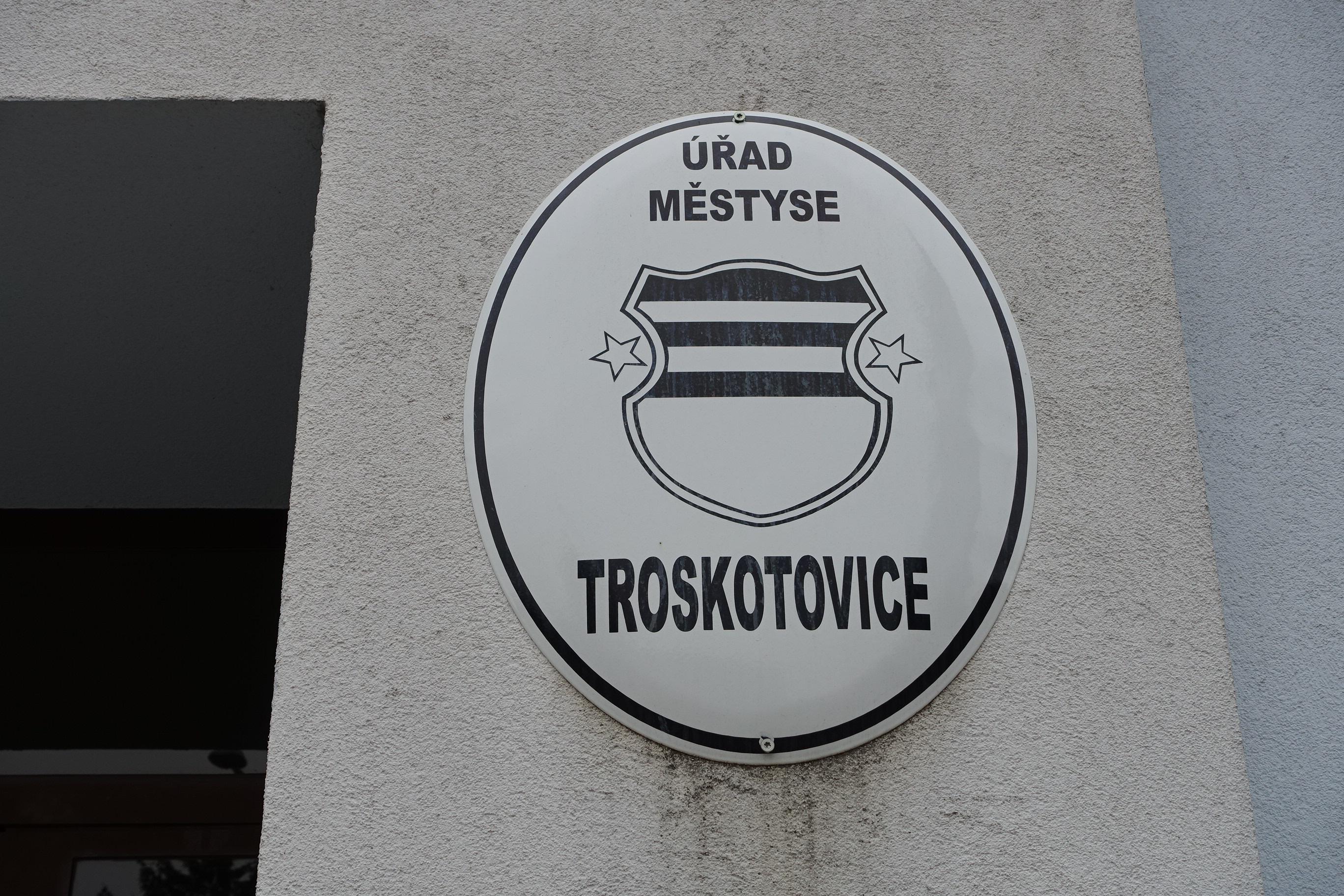 Troskotovice - úřad městyse foto 3