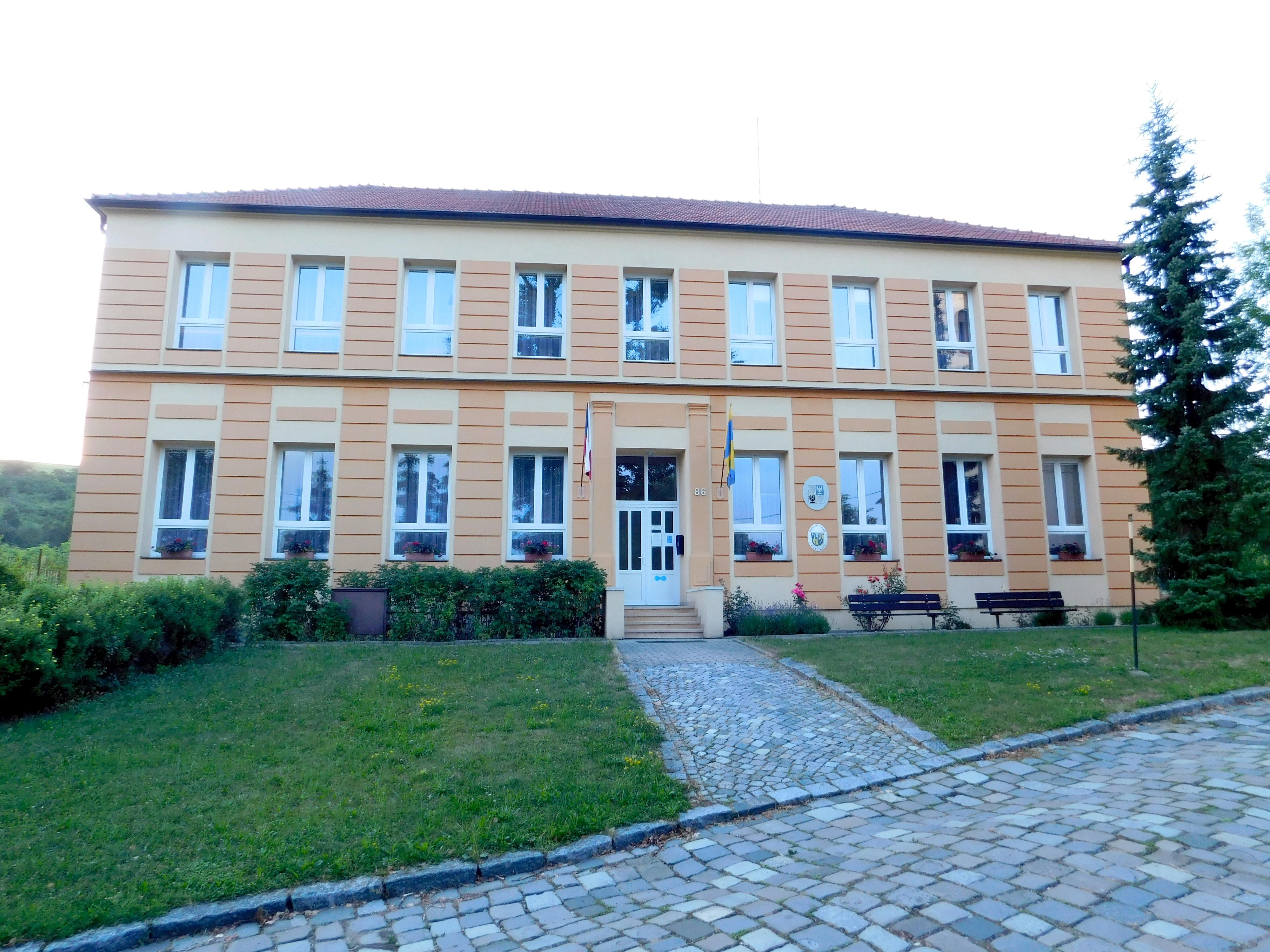 Částkov - obecní úřad foto 2