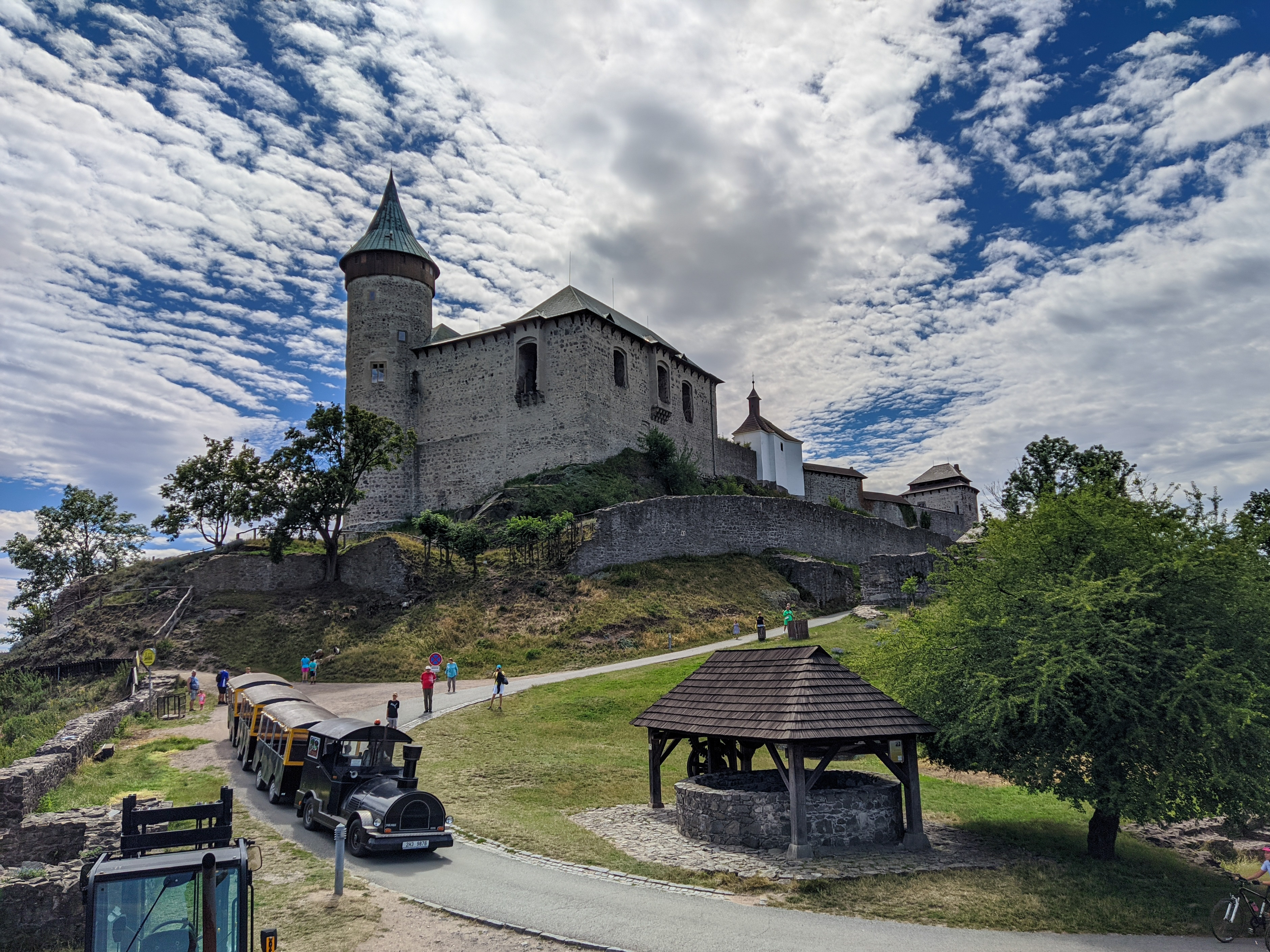 Státní hrad Kunětická hora foto 6