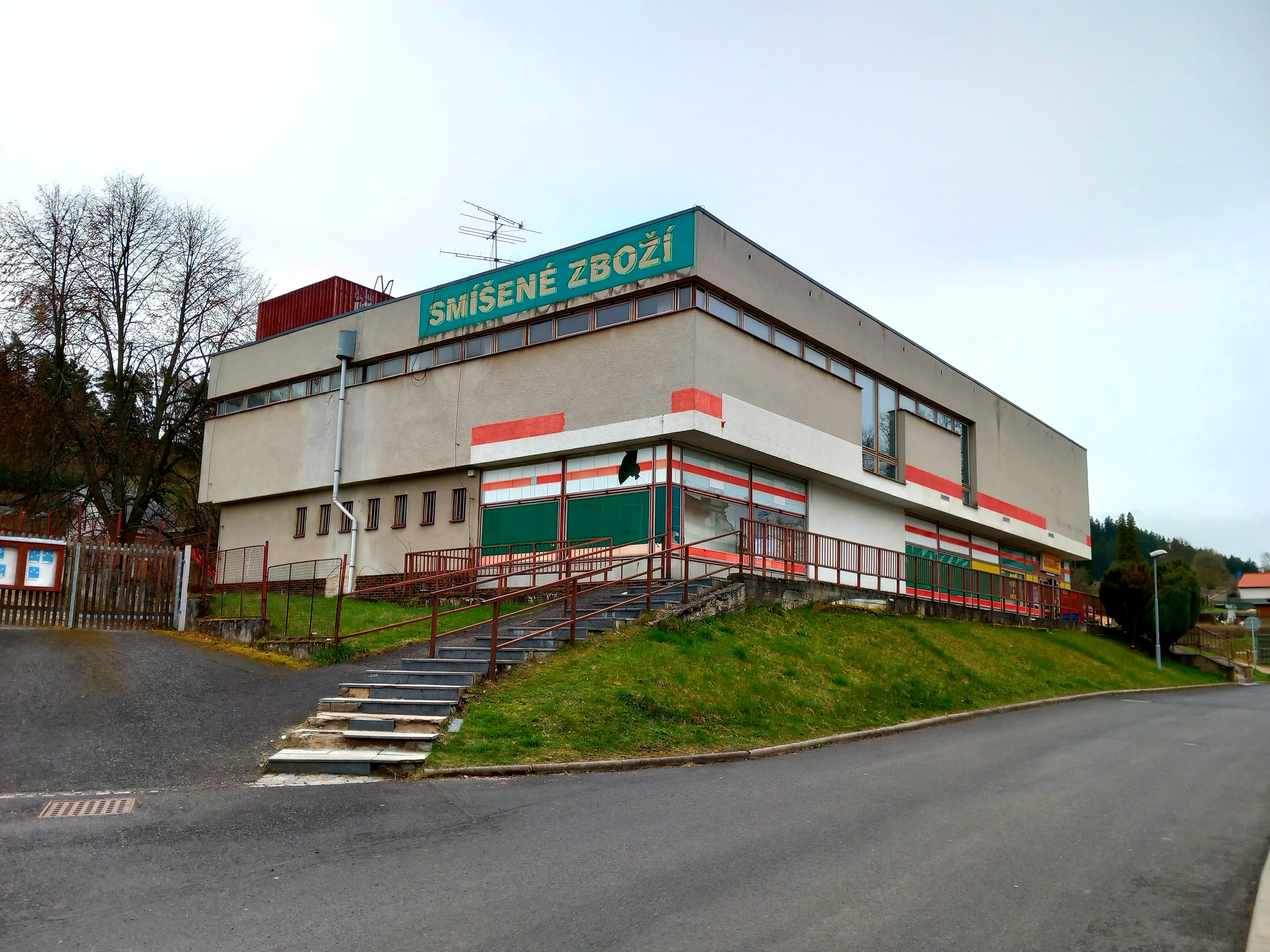 Minimarket Bečov nad Teplou foto 1