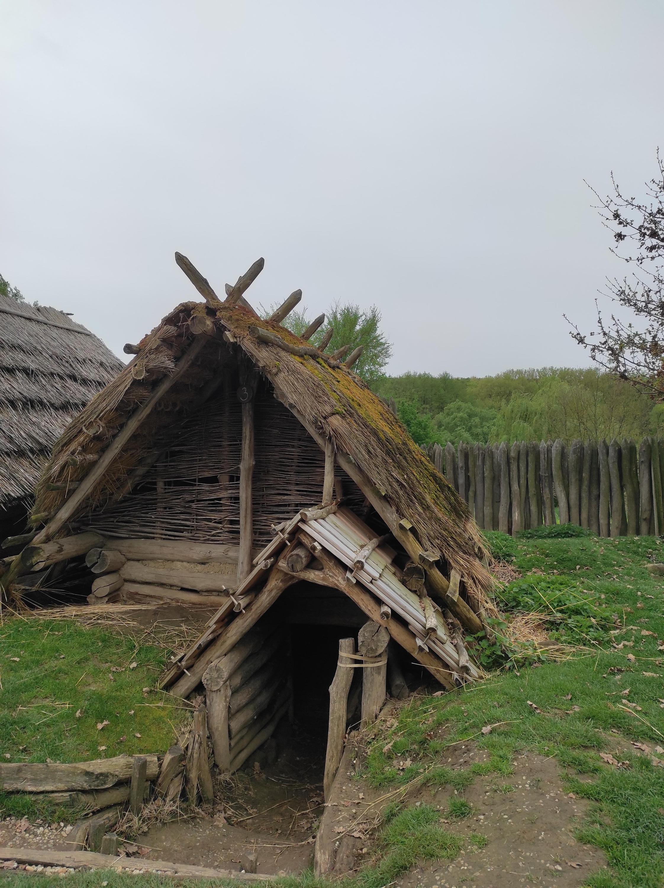 Archeoskanzen Modrá foto 5