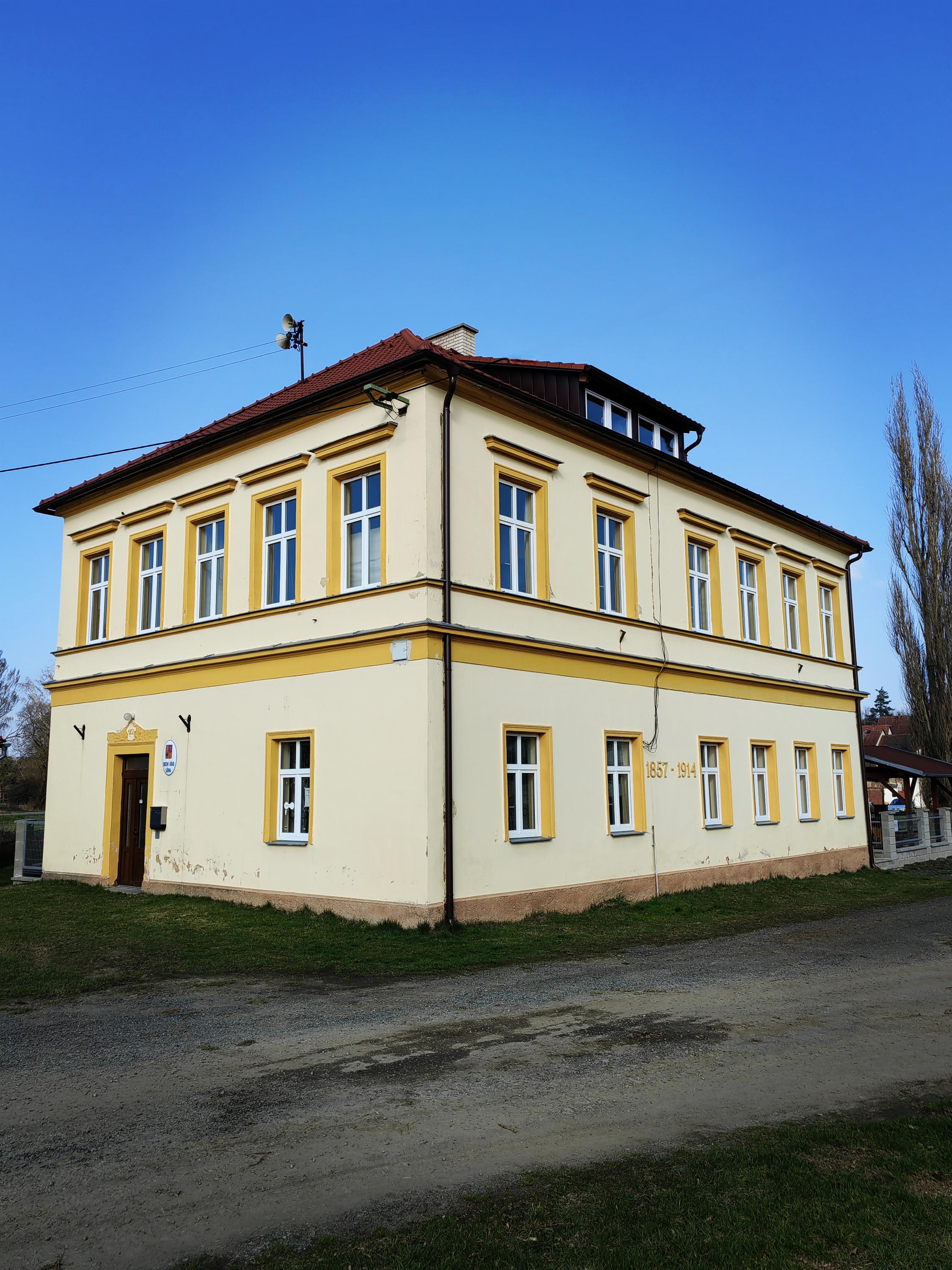Líšina - obecní úřad foto 5
