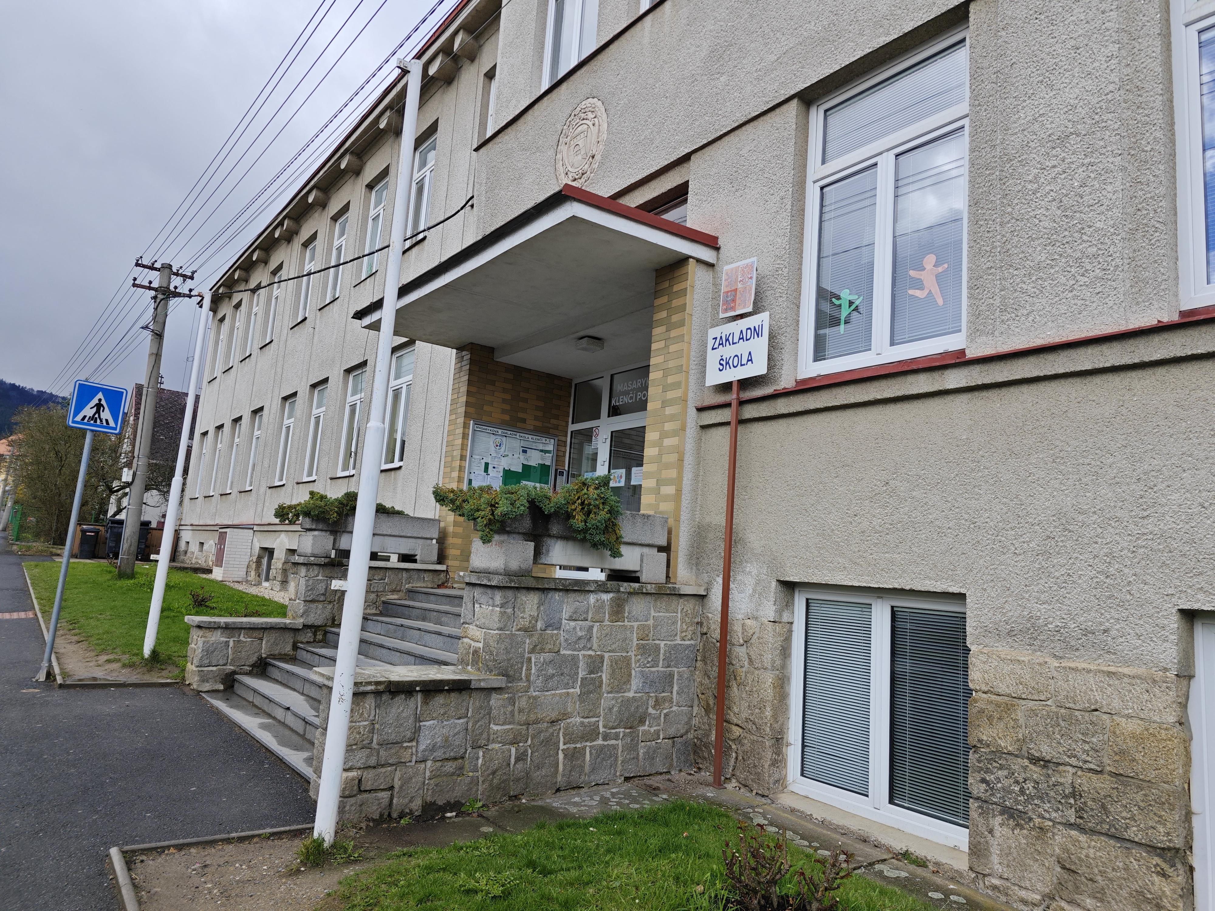 Masarykova ZŠ a MŠ Klenčí pod Čerchovem foto 2
