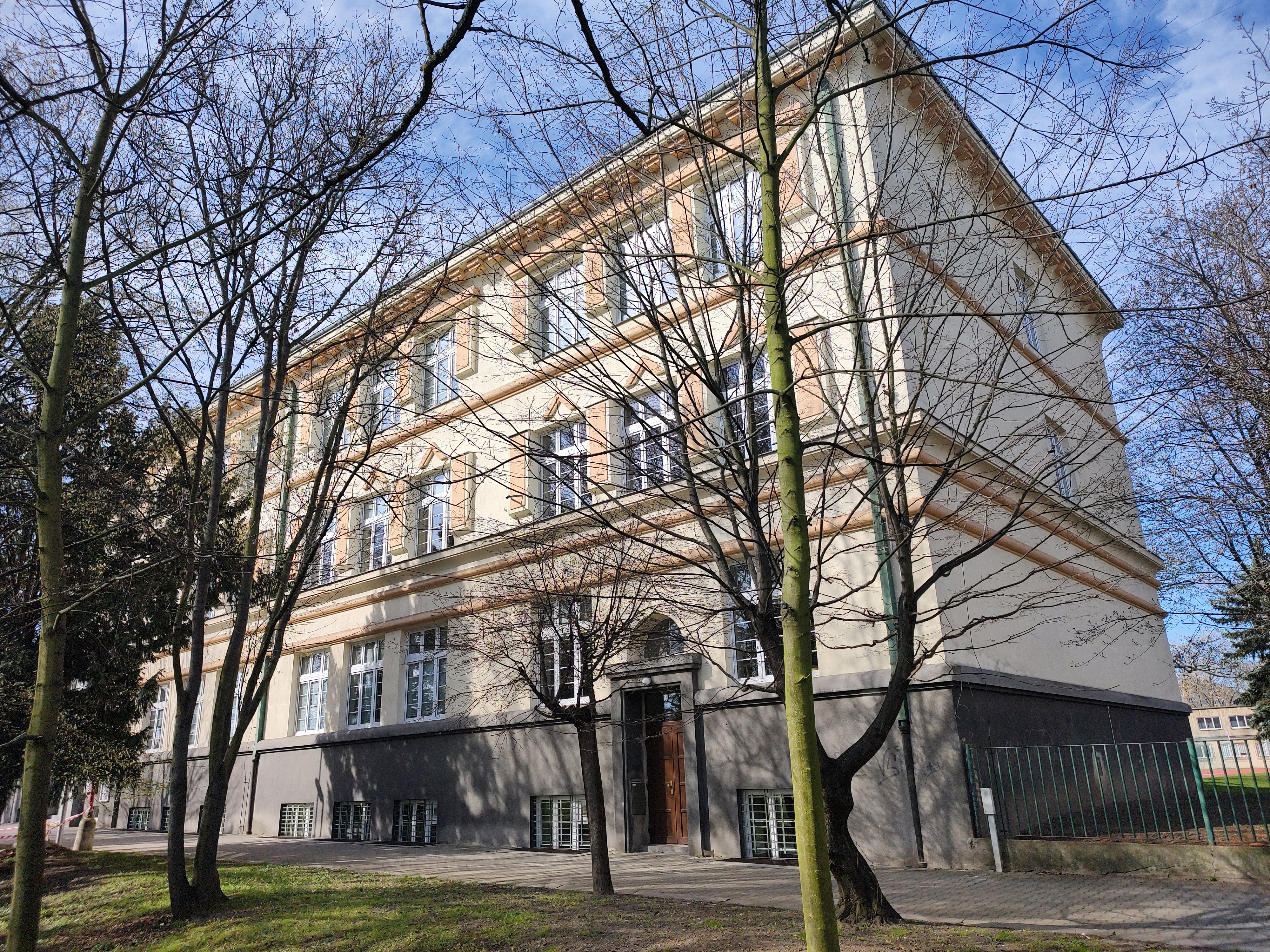 Gymnázium Lovosice, Sady pionýrů foto 6