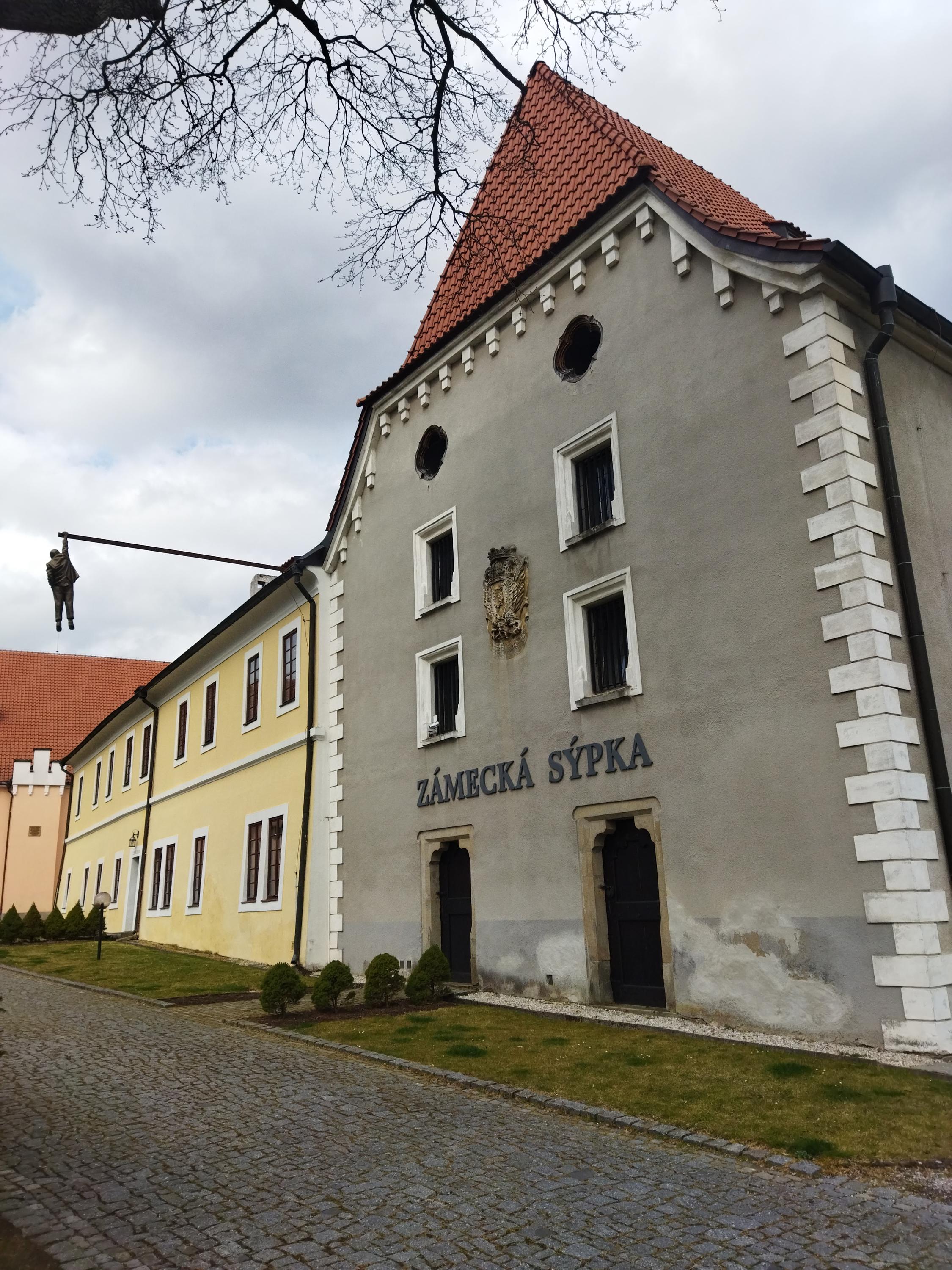 Výstavní prostor Zámecká sýpka foto 2