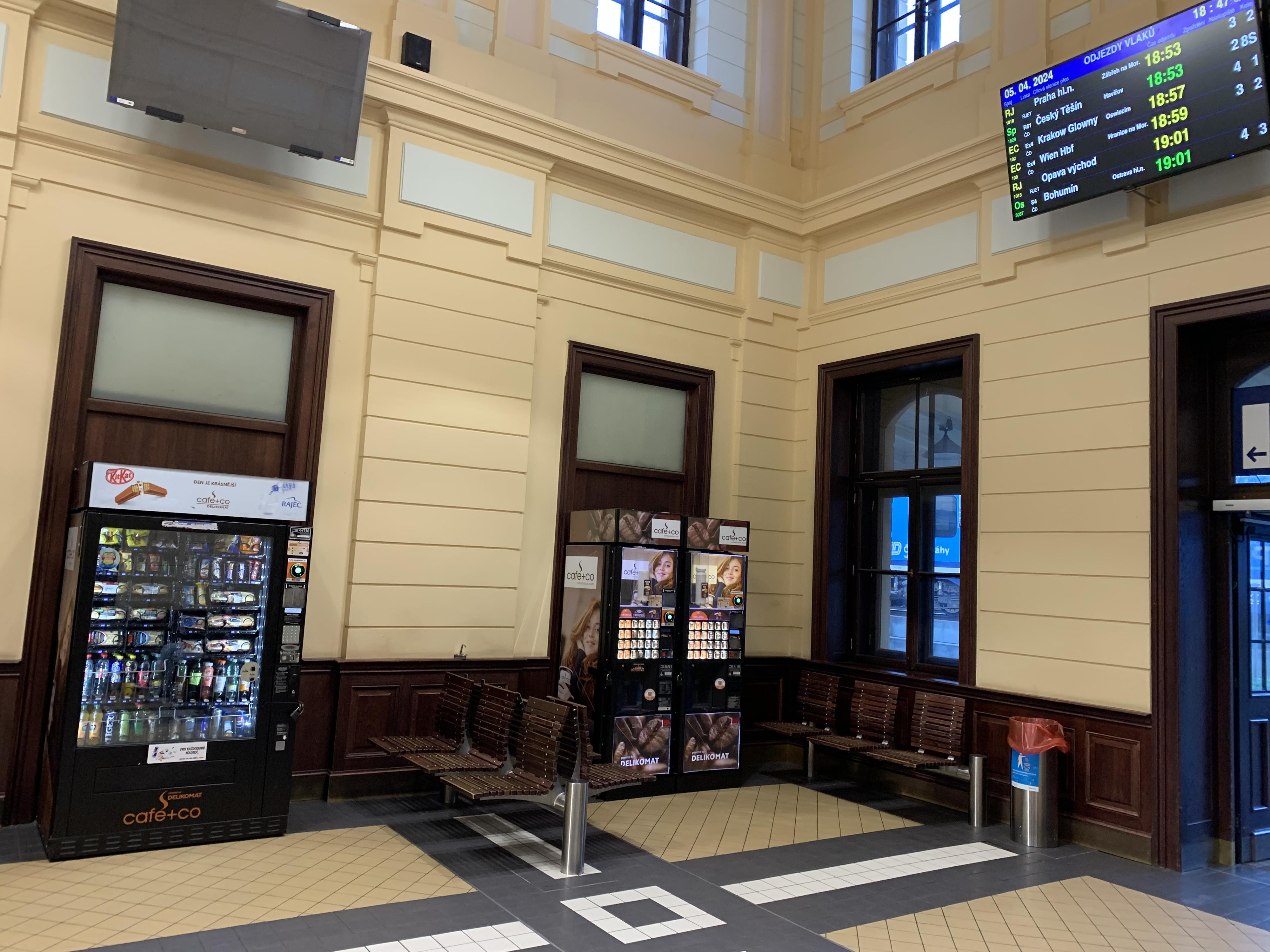 Nádražní restaurace foto 5