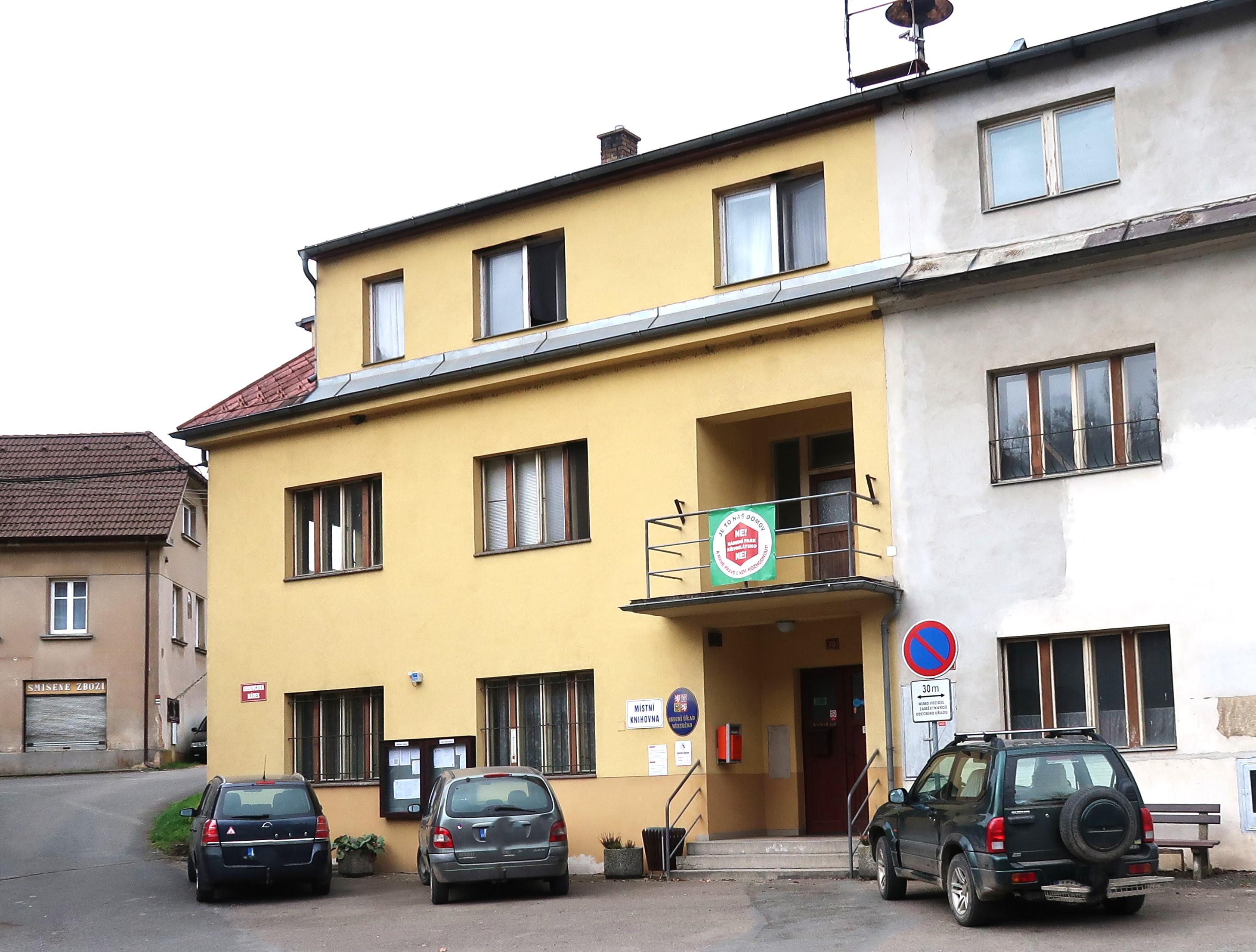 Městečko - obecní úřad foto 2