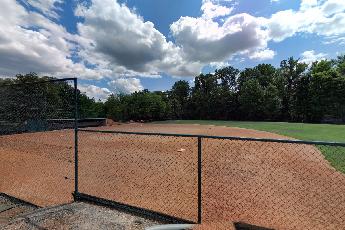 Softballové hřiště České údolí foto 3