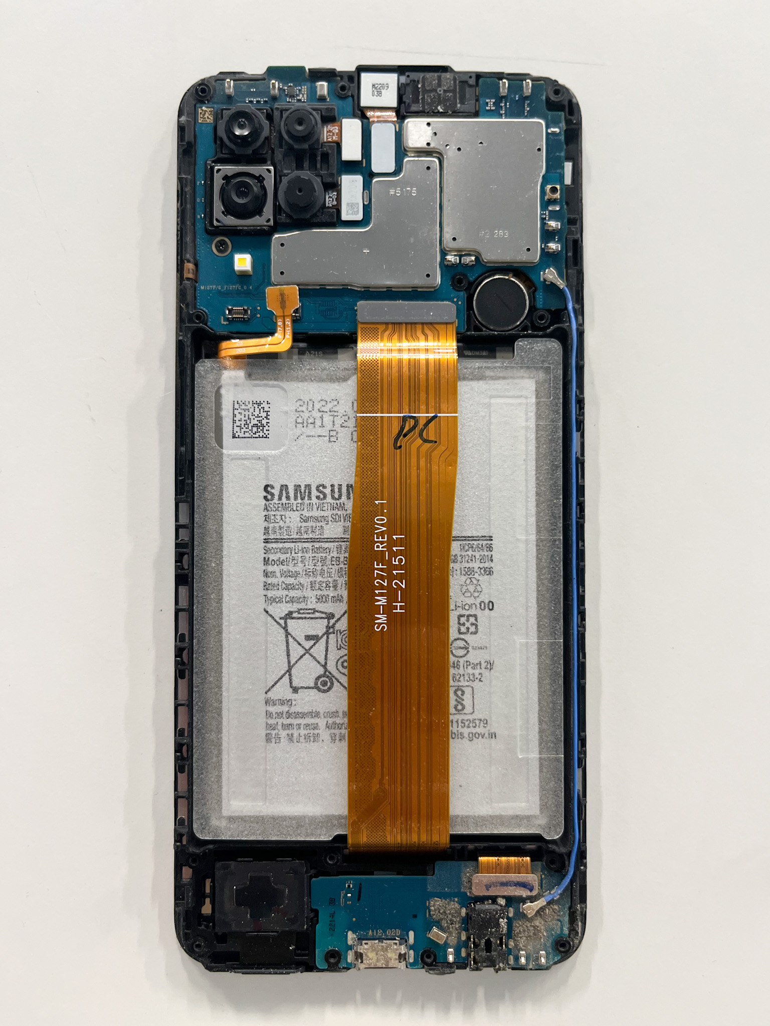 Čištění telefonu od prachu a jiných nečistot