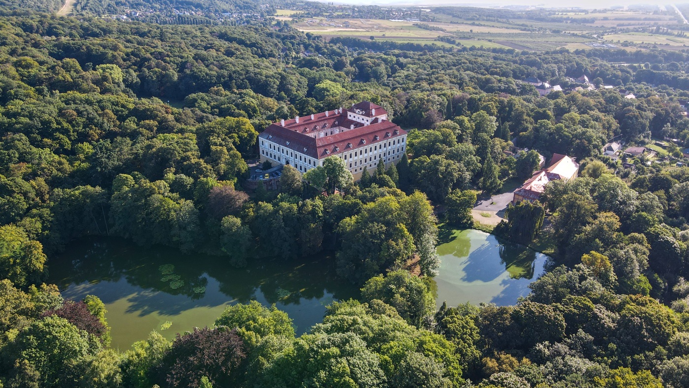 Zámek Červený Hrádek foto 5