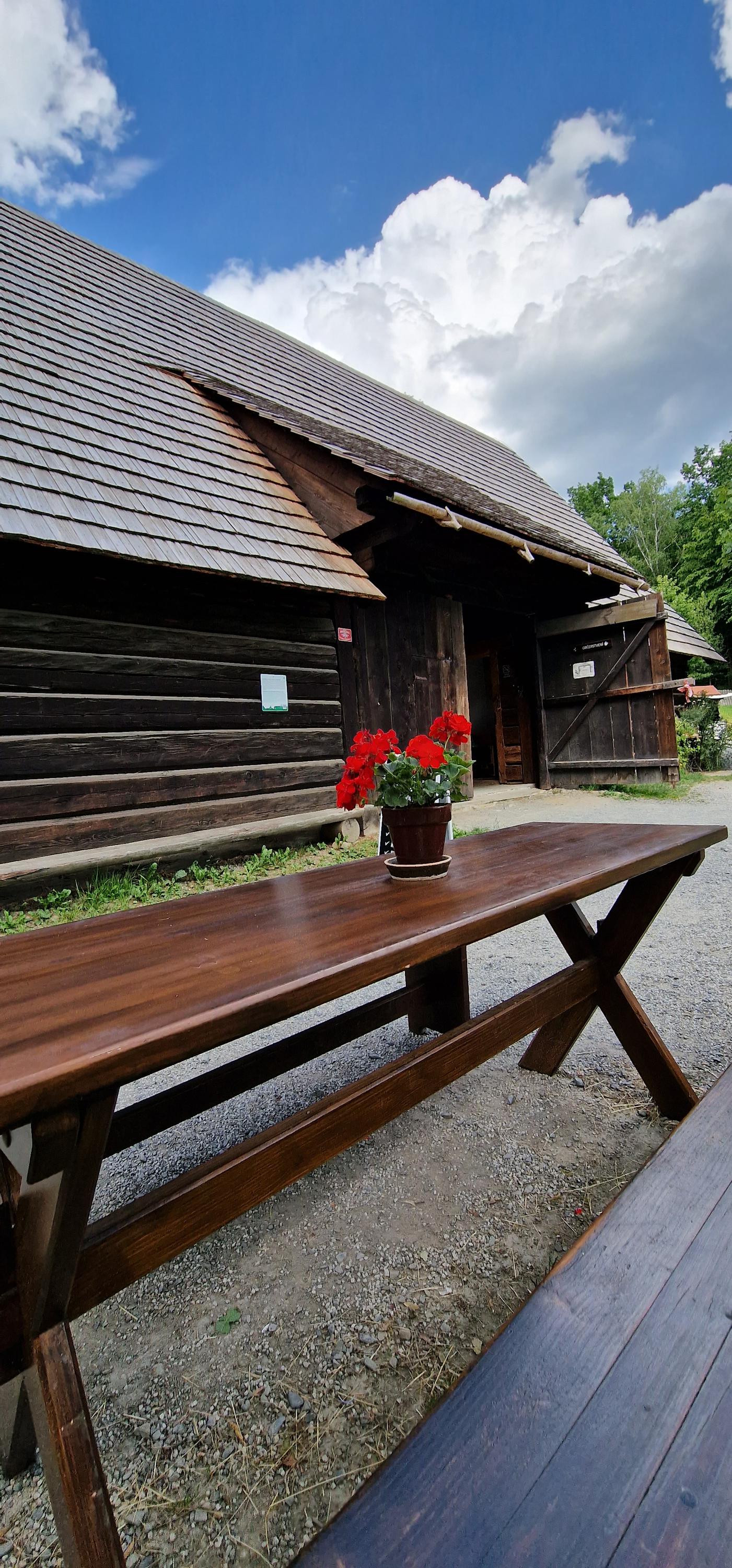 Šestiboká fojtská stodola z Hodslavic - Občerstvení foto 5