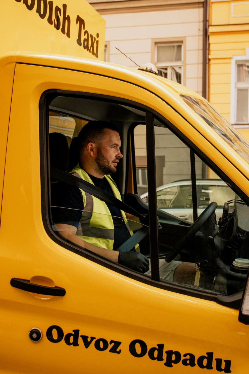 Rubbish Taxi, s.r.o. - Odvoz odpadu foto 2