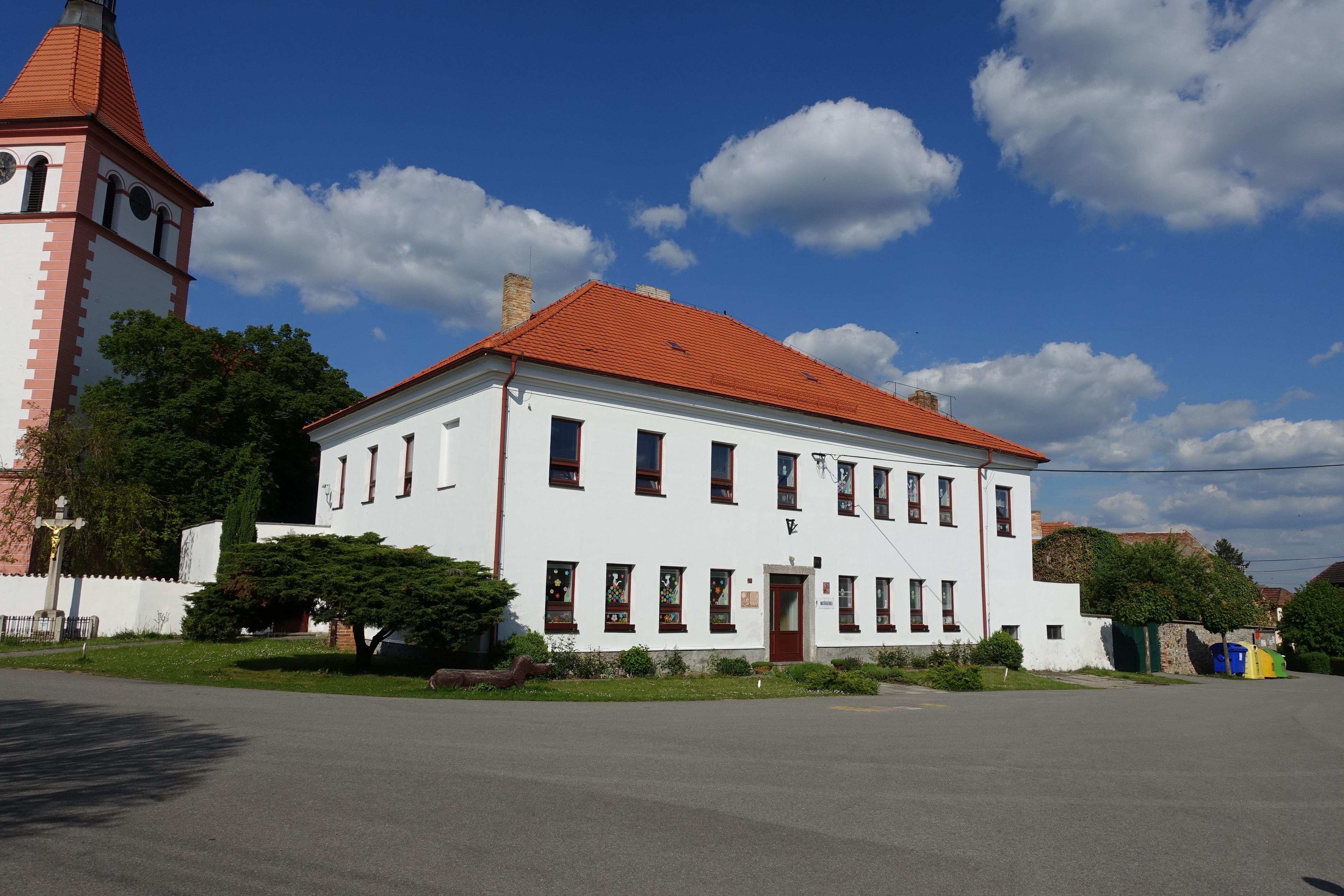 Mateřská škola Oslov, okres Písek foto 2