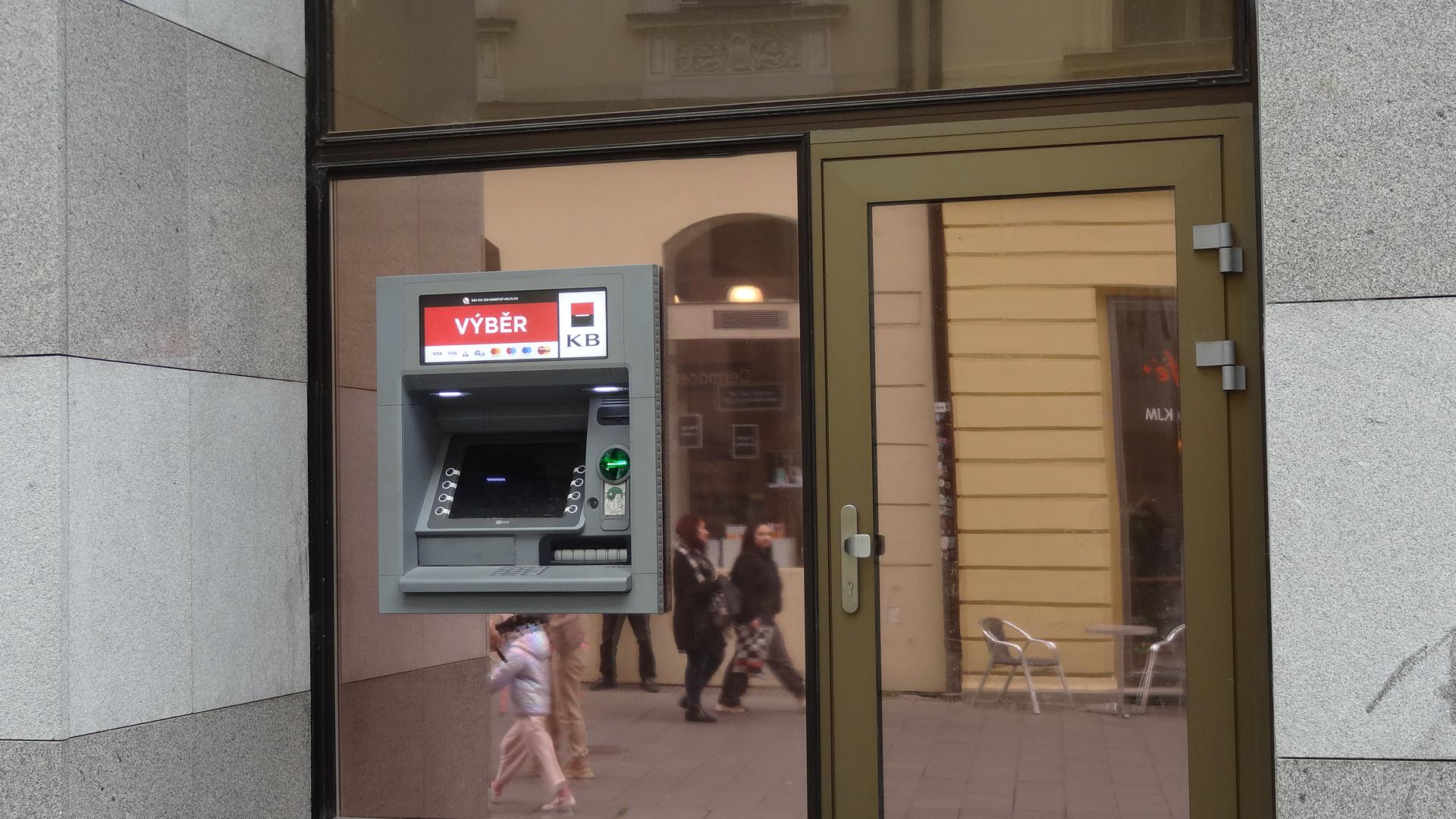 Bankomat Komerční banky foto 2