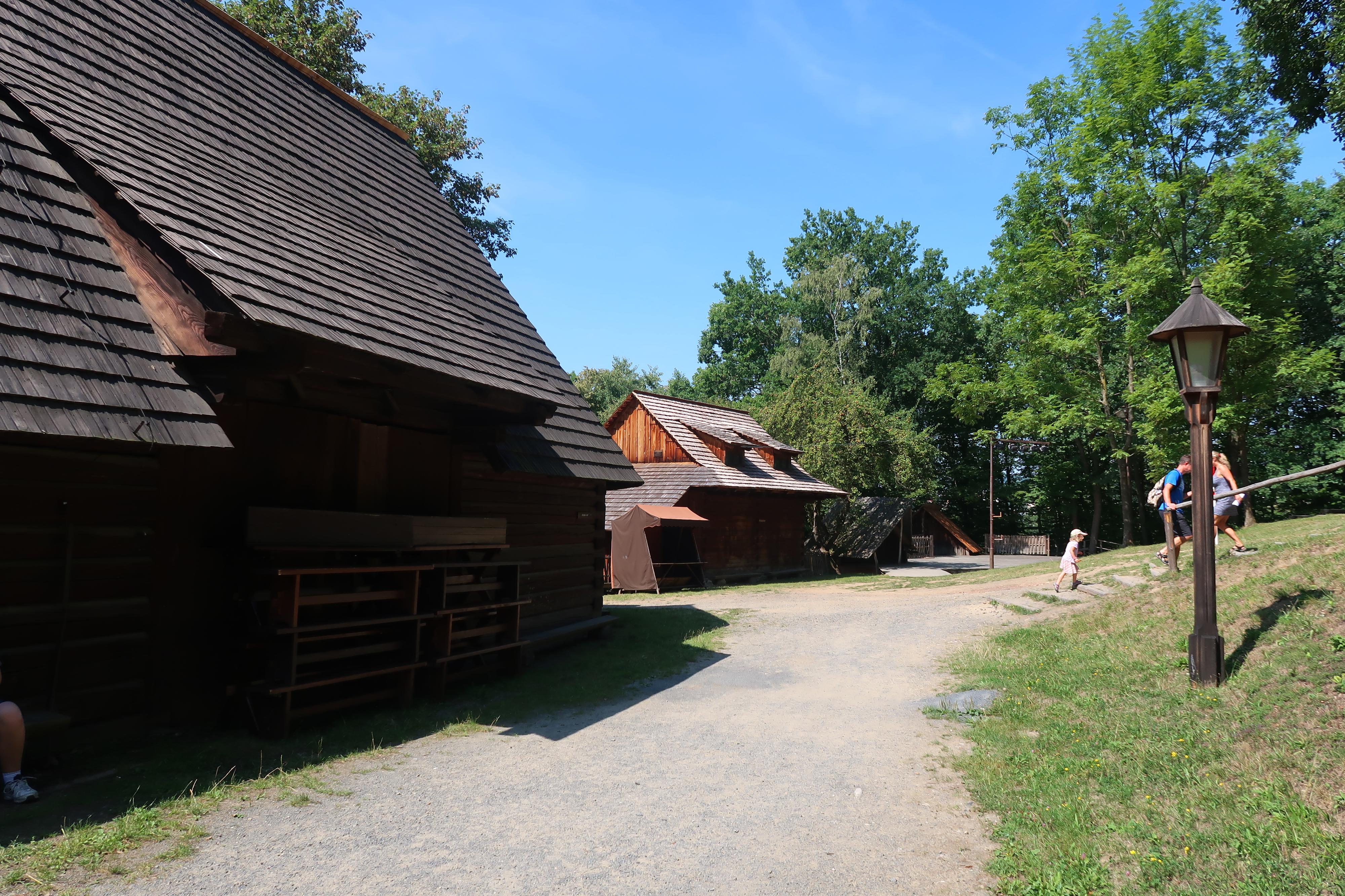 Šestiboká fojtská stodola z Hodslavic - Občerstvení foto 2