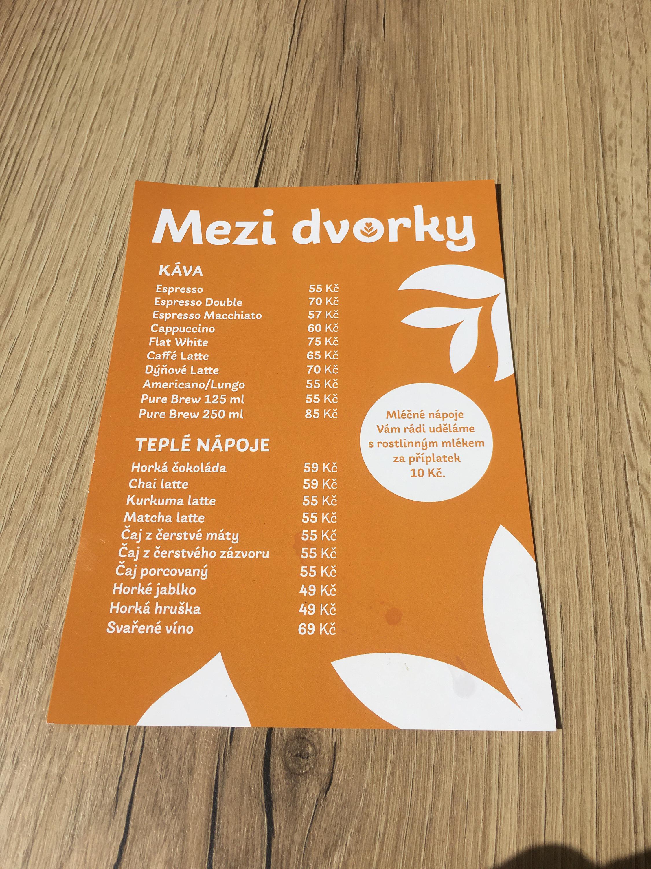 Kavárna Mezi dvorky foto 2