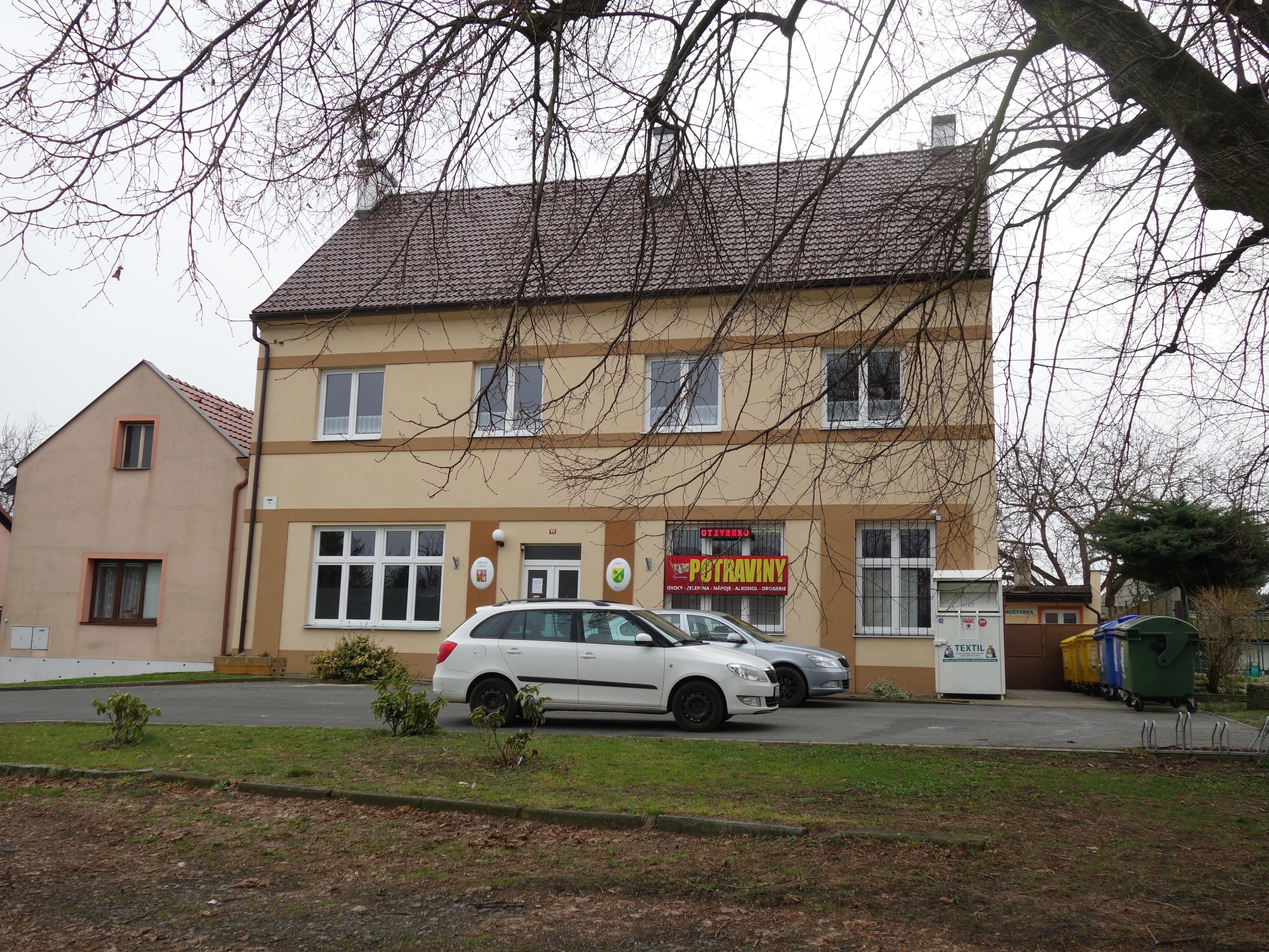 Písty - obecní úřad foto 4