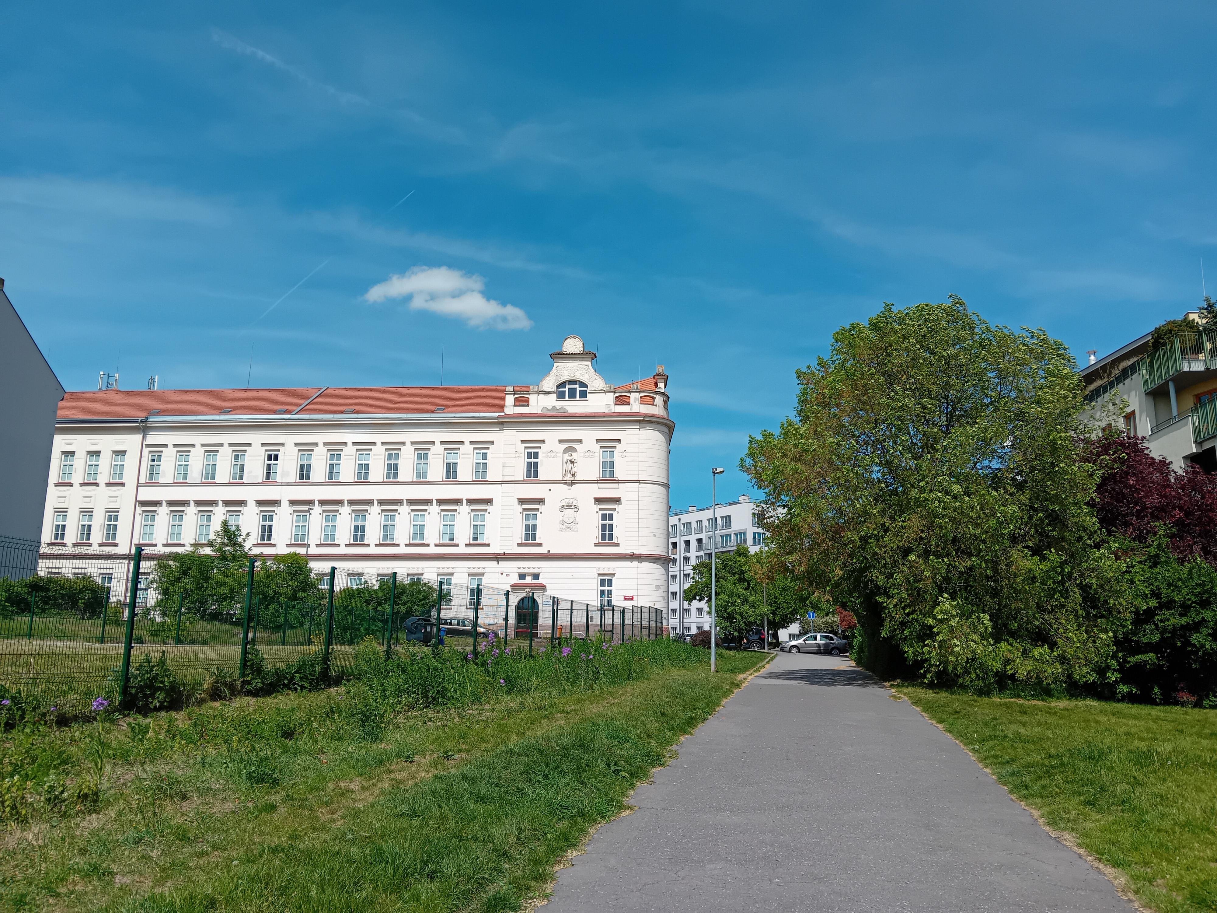 ZŠ Bohumila Hrabala, Praha 8 foto 5