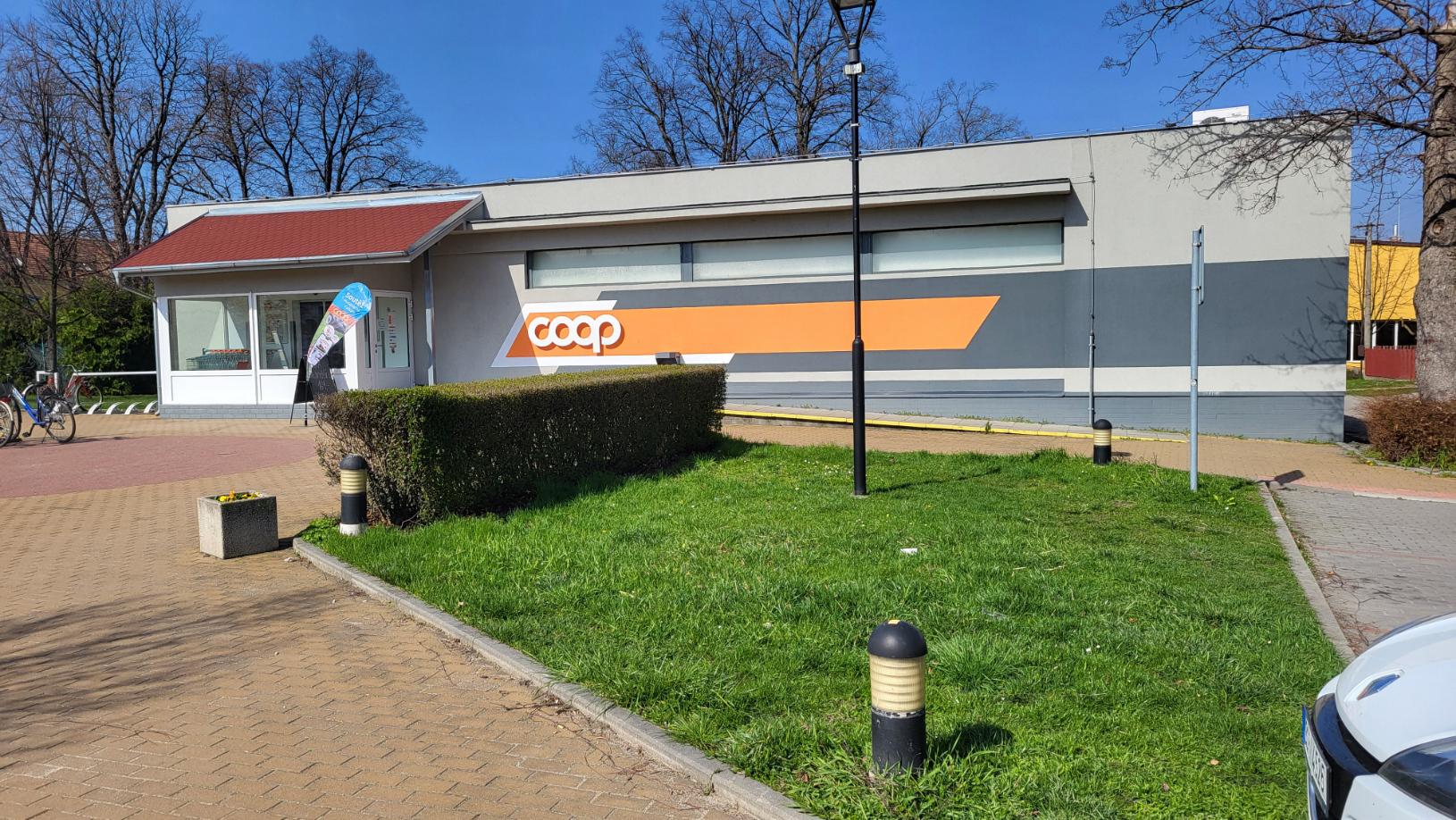Jednota, spotřební družstvo v Hodoníně - COOP foto 2