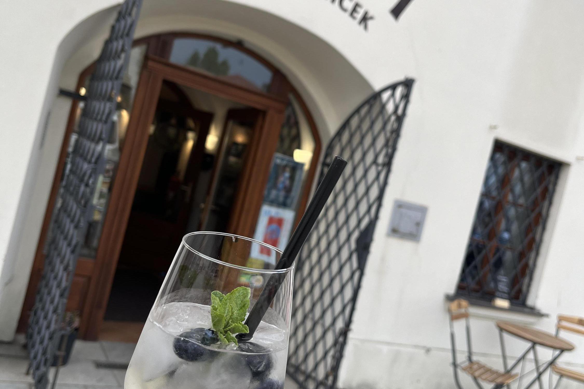 Nikis Bistro - kavárna