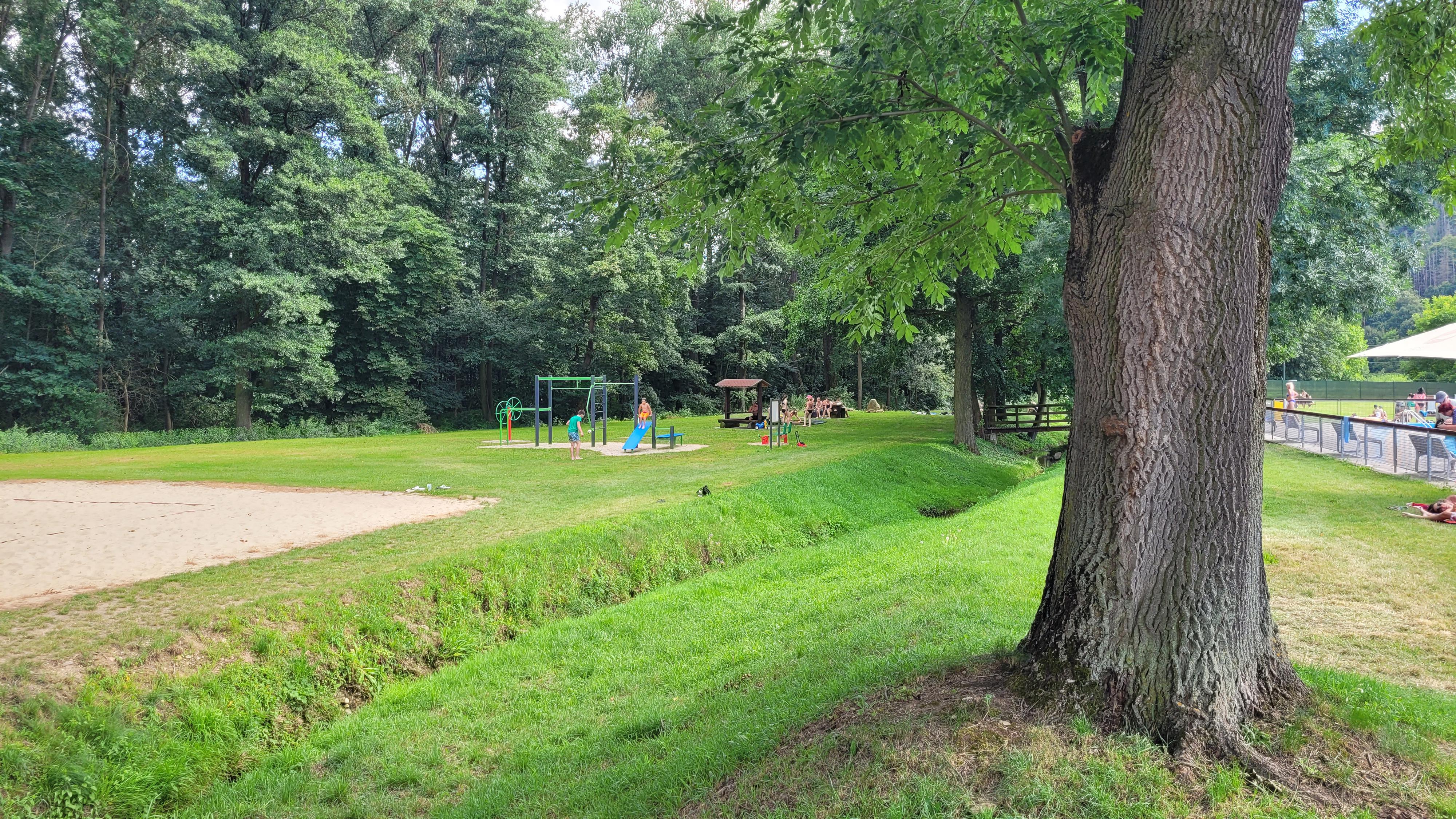 Město Tišnov - koupaliště foto 5