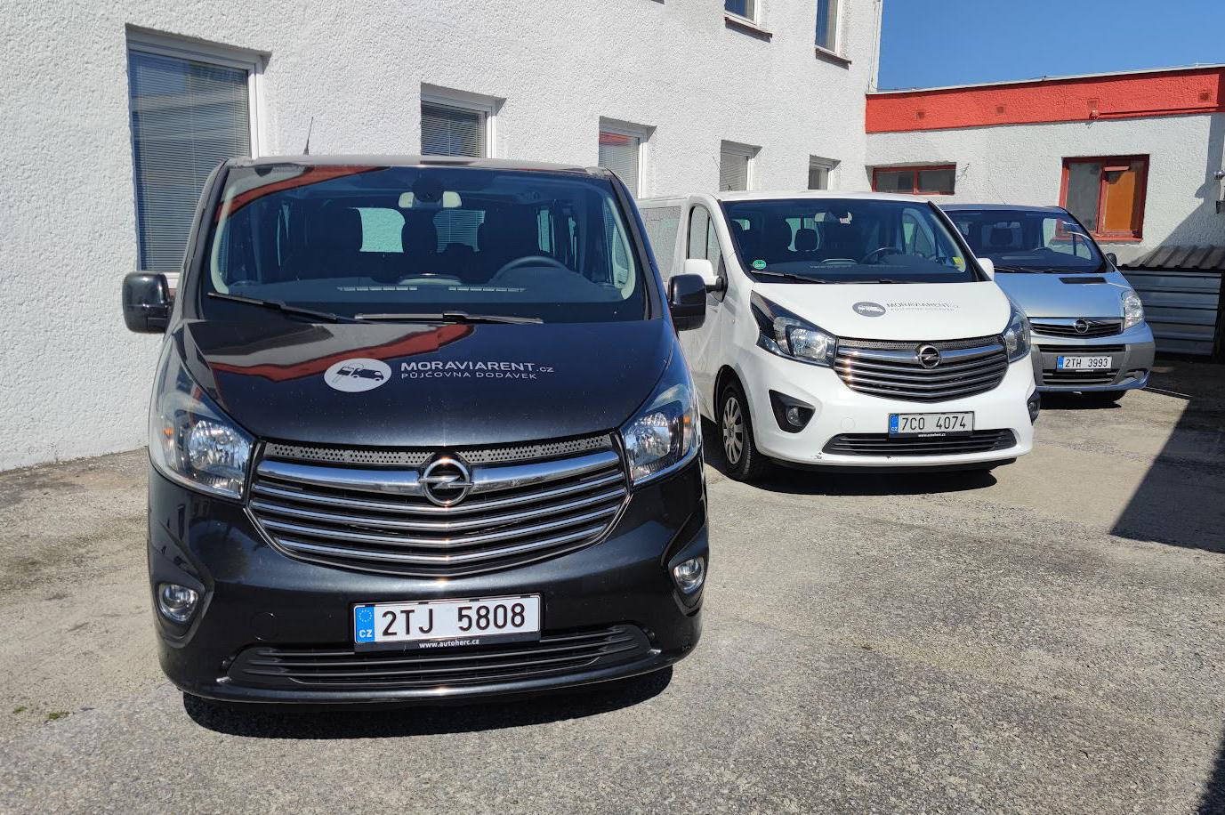 Půjčovna vícemístných dodávek