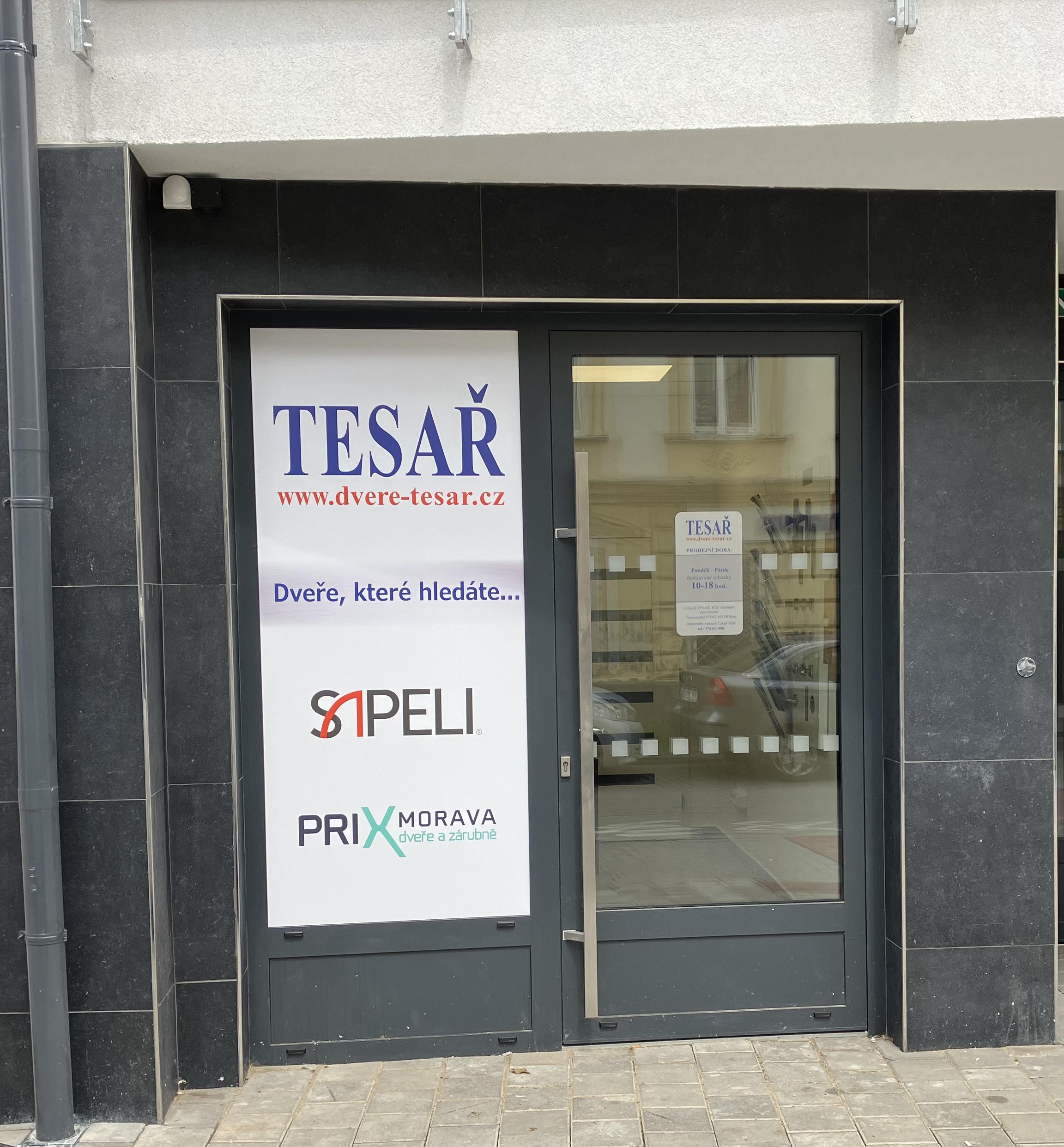 TESAŘ - Interiérové dveře a zárubně foto 5