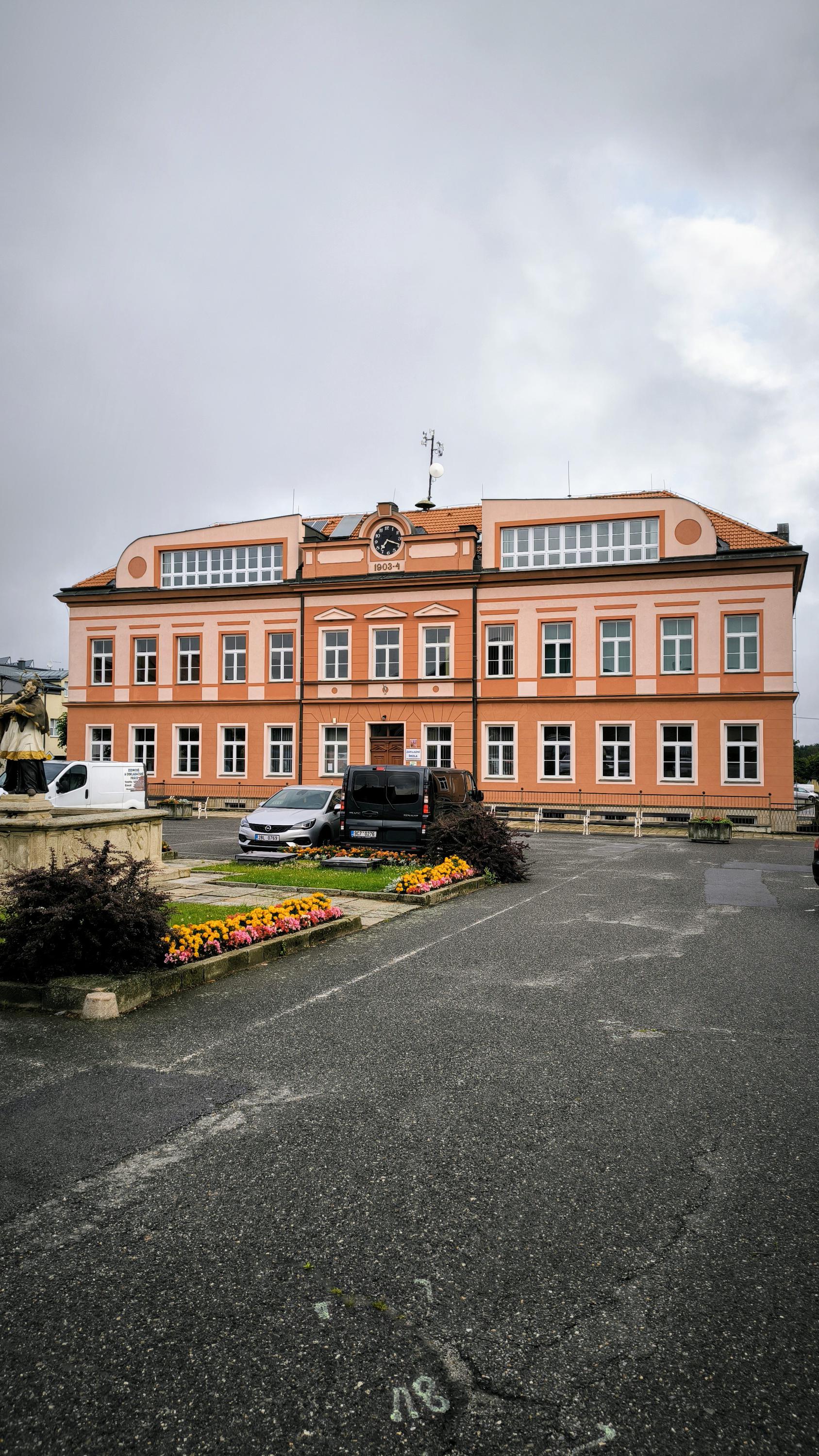 Základní škola Sira Nicholase Wintona Kunžak foto 3